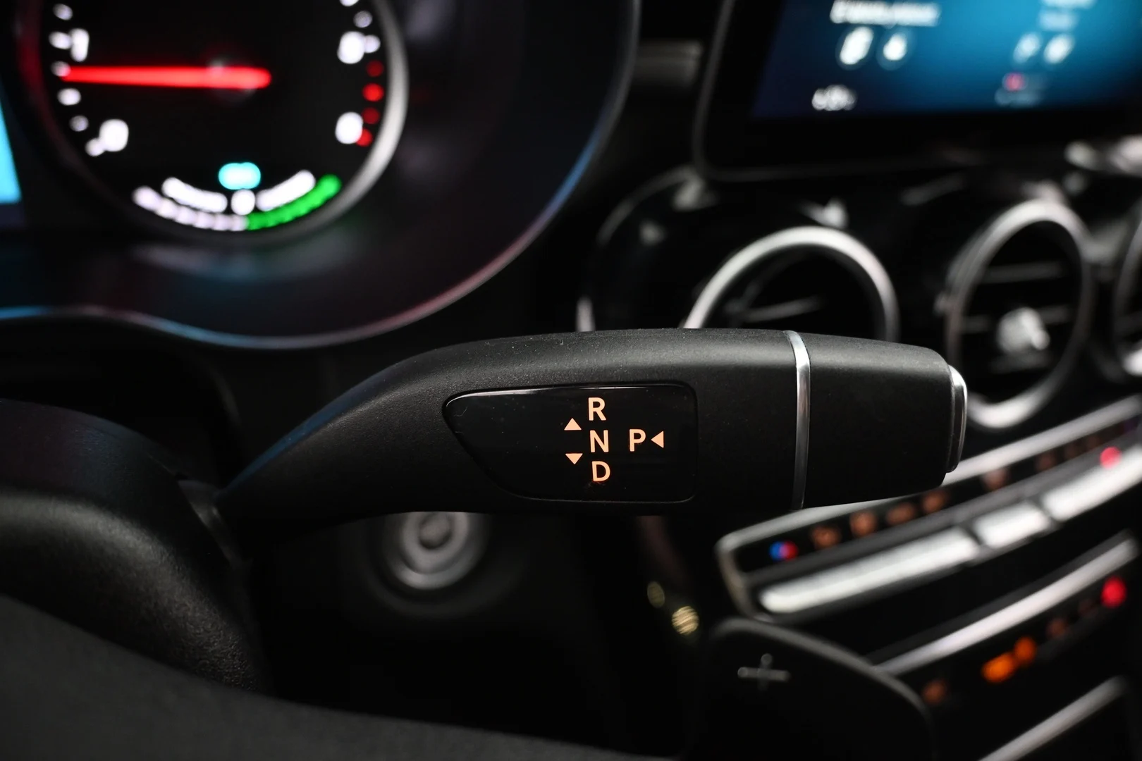 Car Image - 6Sa4RIzoW3xsZEkq64DlRx