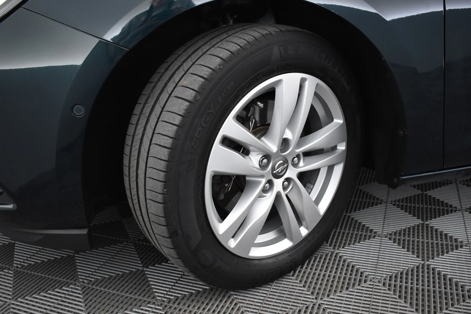 Car Image - 5Qaz0iWpk7TCxTdWqZaUm2