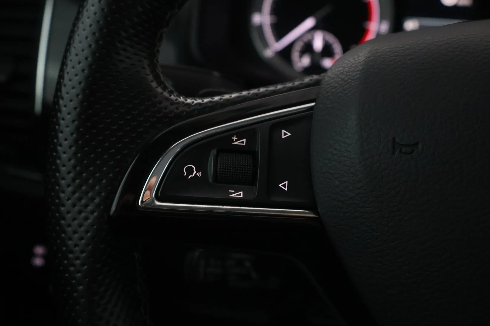 Car Image - 5W27lvXRXjQACUJ2dayCZp