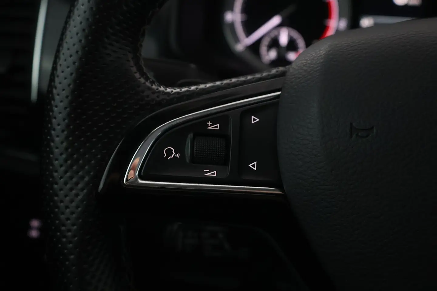 Car Image - 5W27lvXRXjQACUJ2dayCZp
