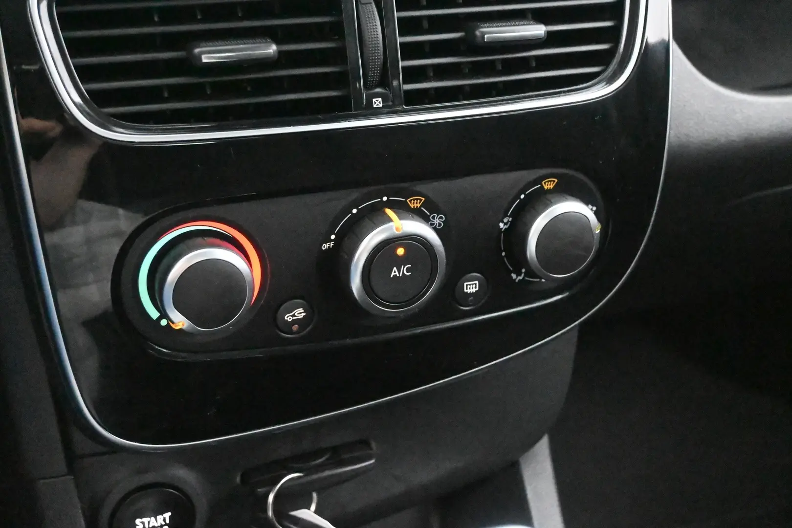 Car Image - 4lc3JHY4OjFWhQKASJWBCS