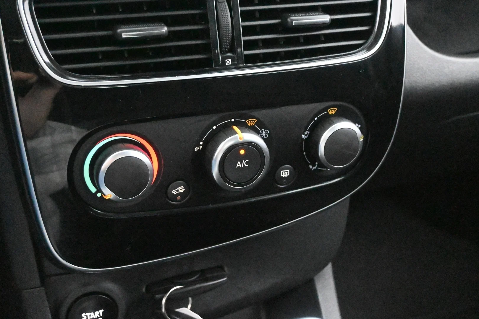 Car Image - 4lc3JHY4OjFWhQKASJWBCS