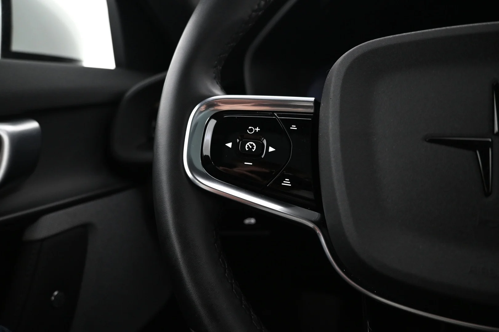 Car Image - 6Zkq4k4FleUAPPI4Eiml9k