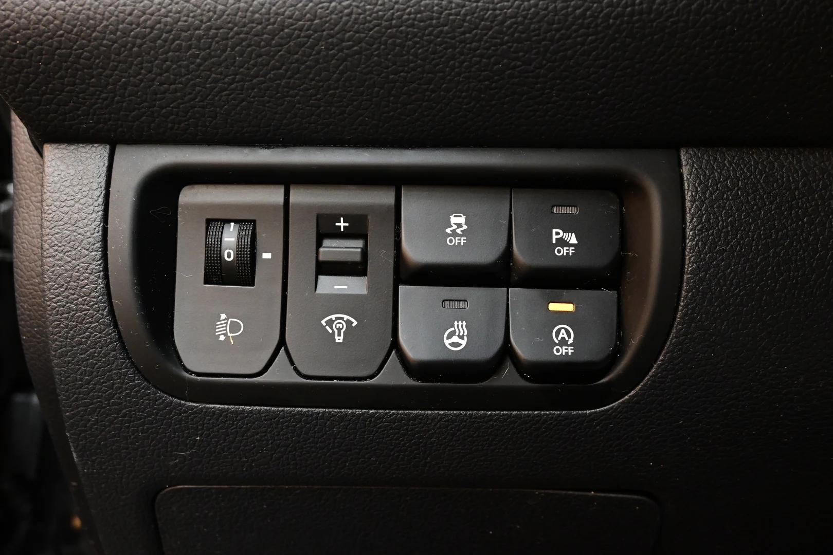 Car Image - DfmNMON5IpRaElqJOBq7r