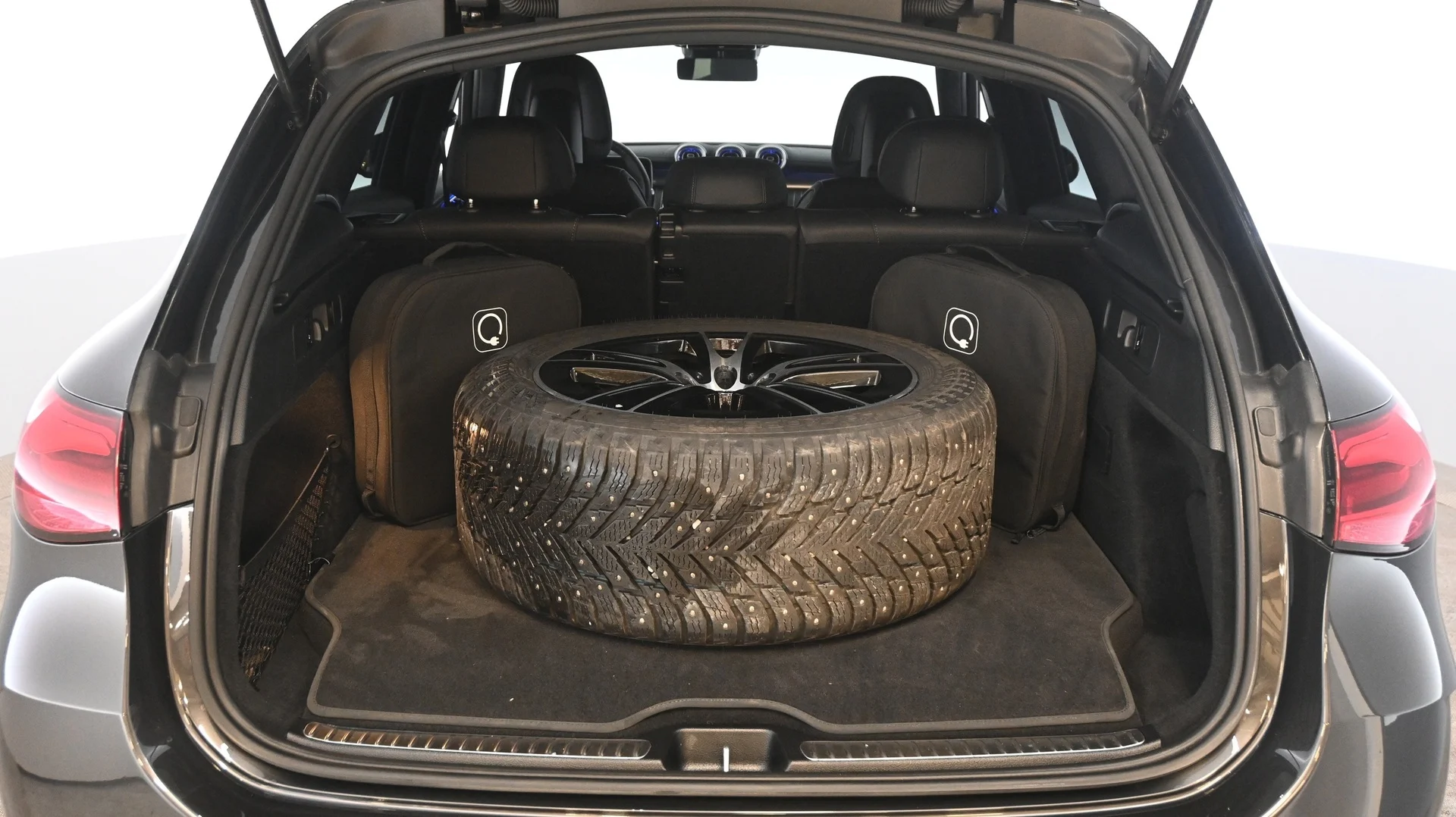 Car Image - 4hOq4wP8QfFCYD1VuGGxyv