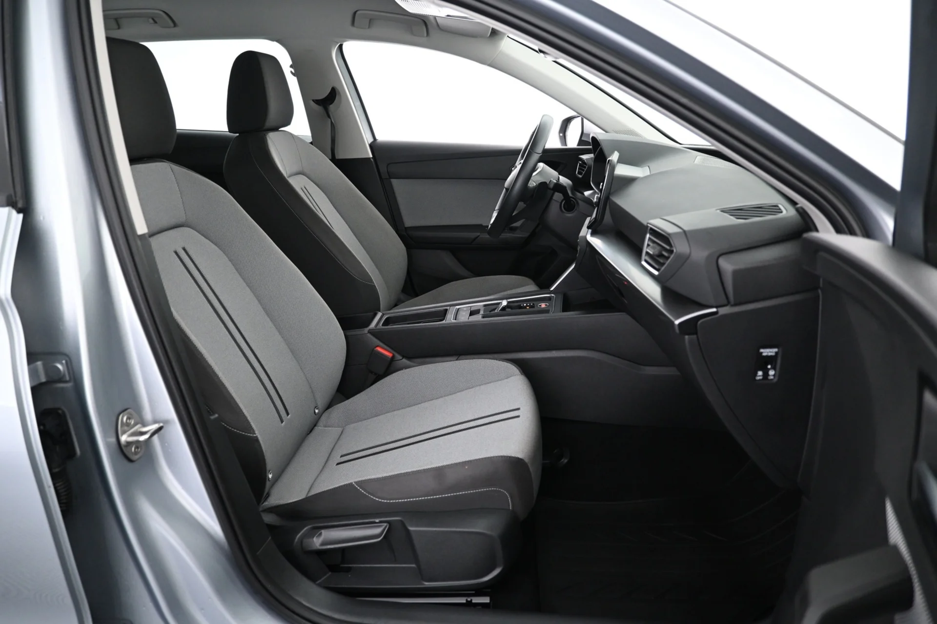 Car Image - 6AbqZGsTMTA8fTOLOS6JeK
