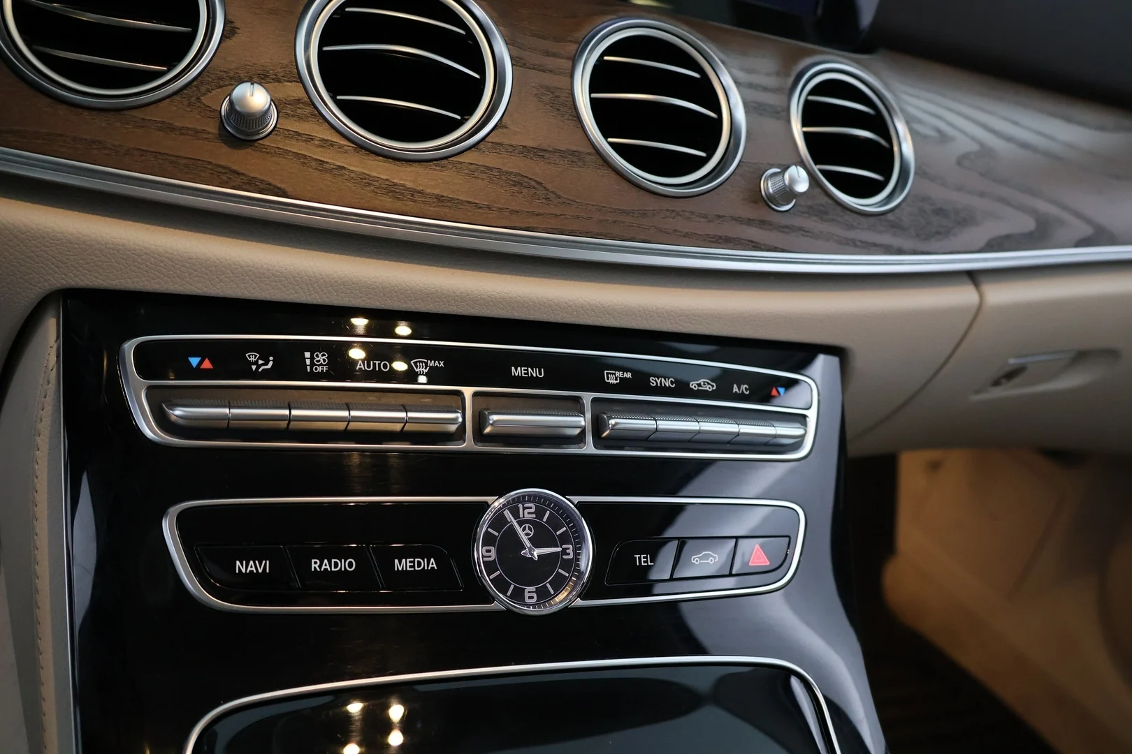 Car Image - 2EZLbPAR46SXHDPjumRqME