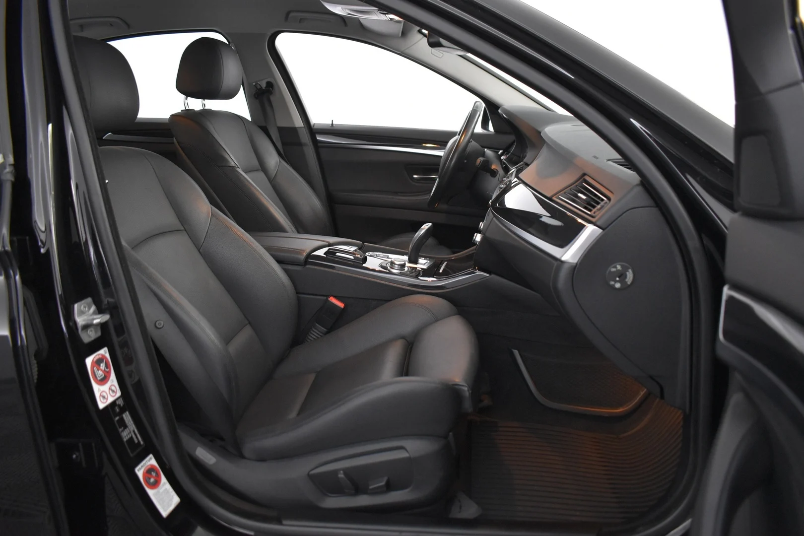 Car Image - 6ue8et1eVlXBI350VMGM07
