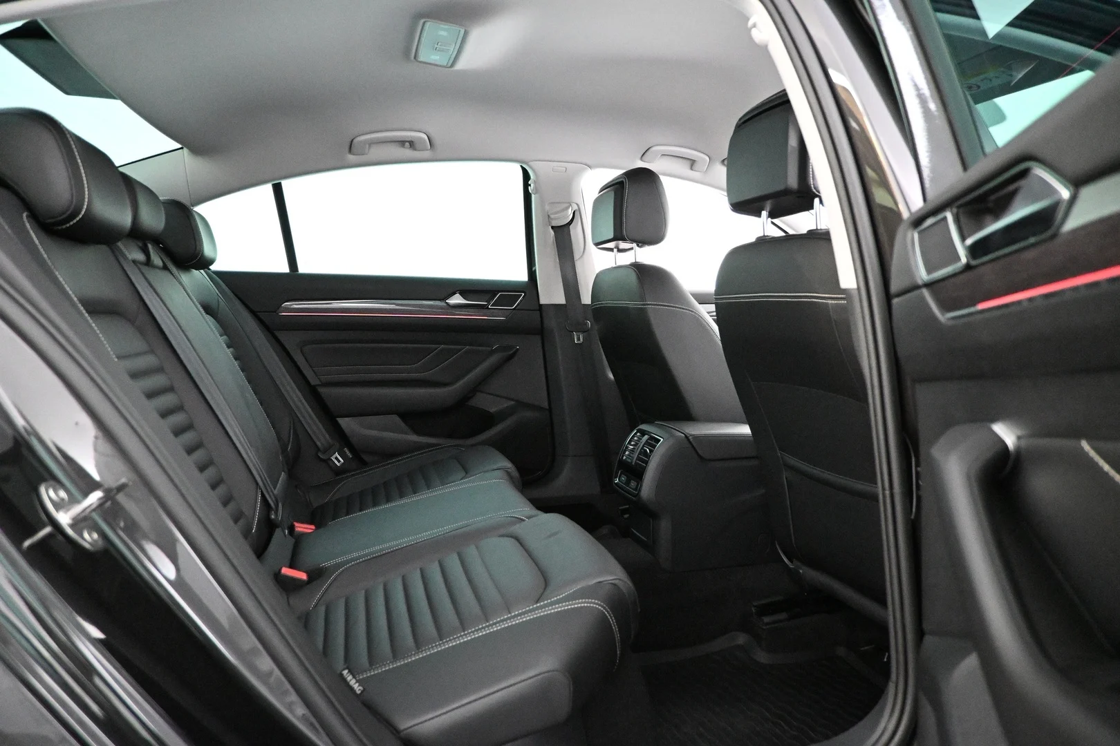 Car Image - 20S2UE41TiDYMDDlW1Pm25