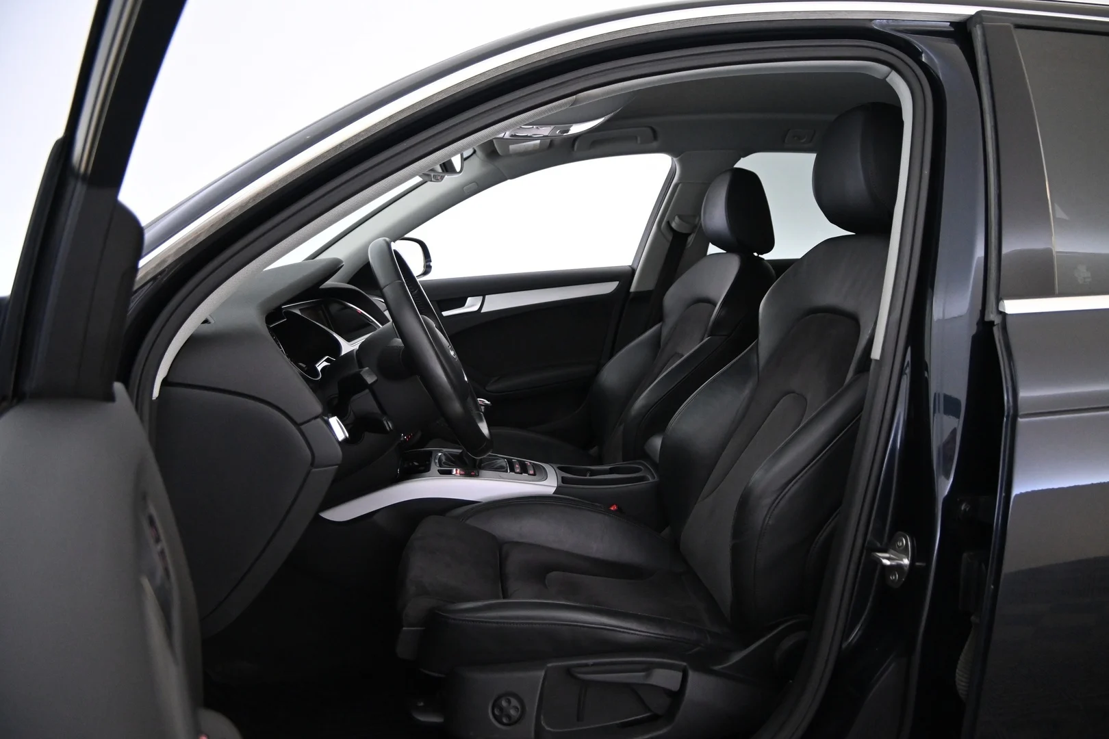 Car Image - 7sqYYRPhA4yKvGJCcc15Z8