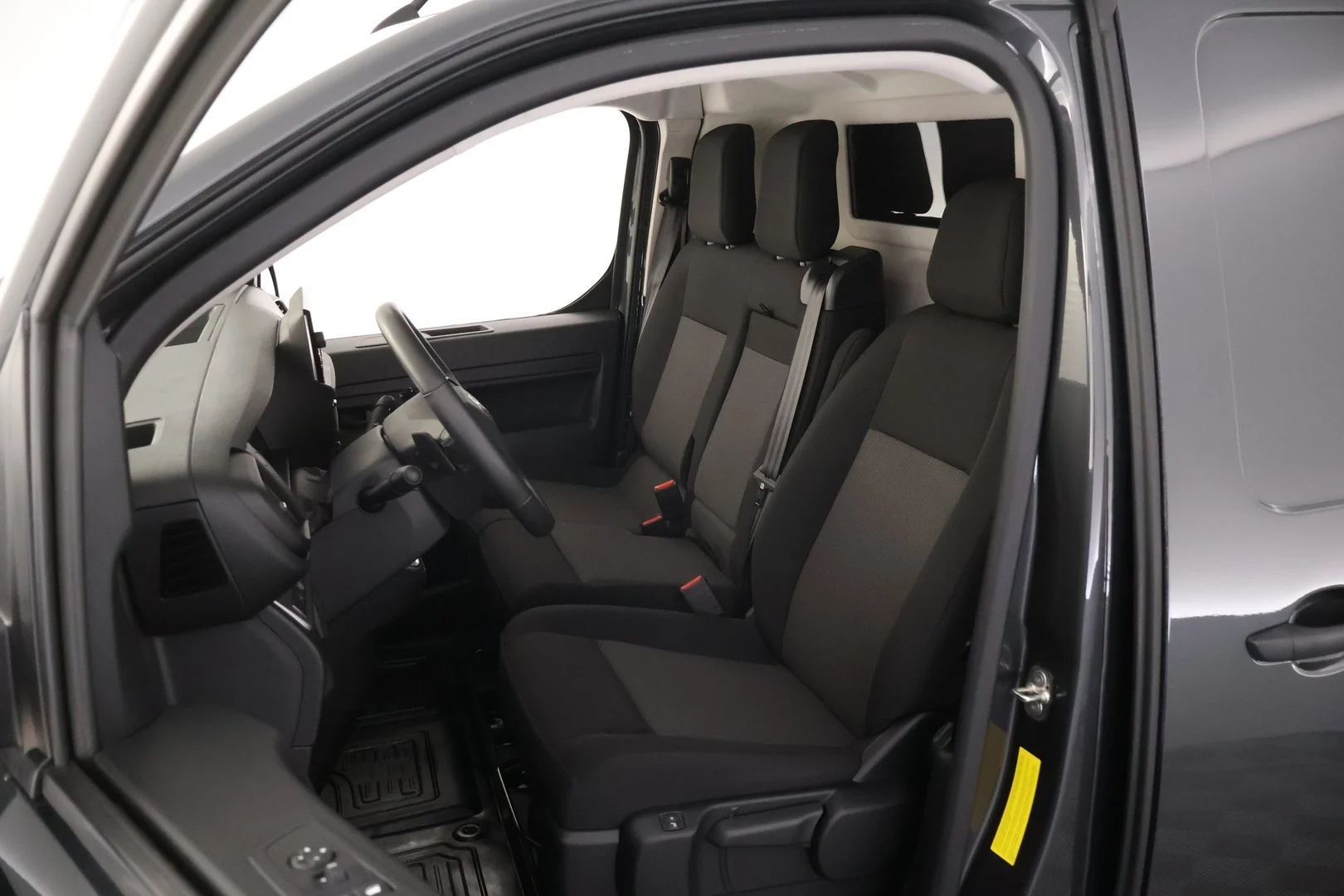 Car Image - 77cKFy9IzN0mO4ykSwHCLZ