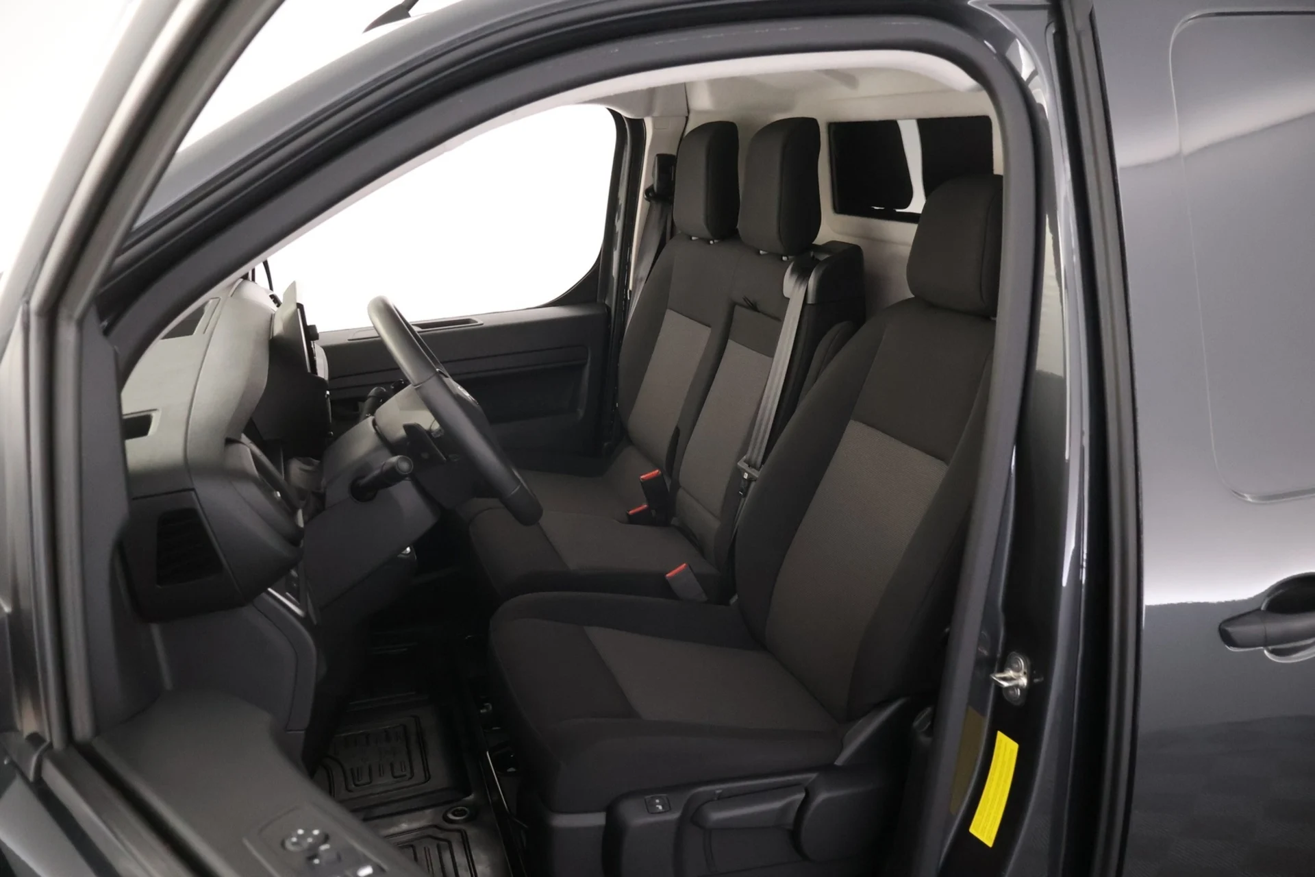 Car Image - 77cKFy9IzN0mO4ykSwHCLZ