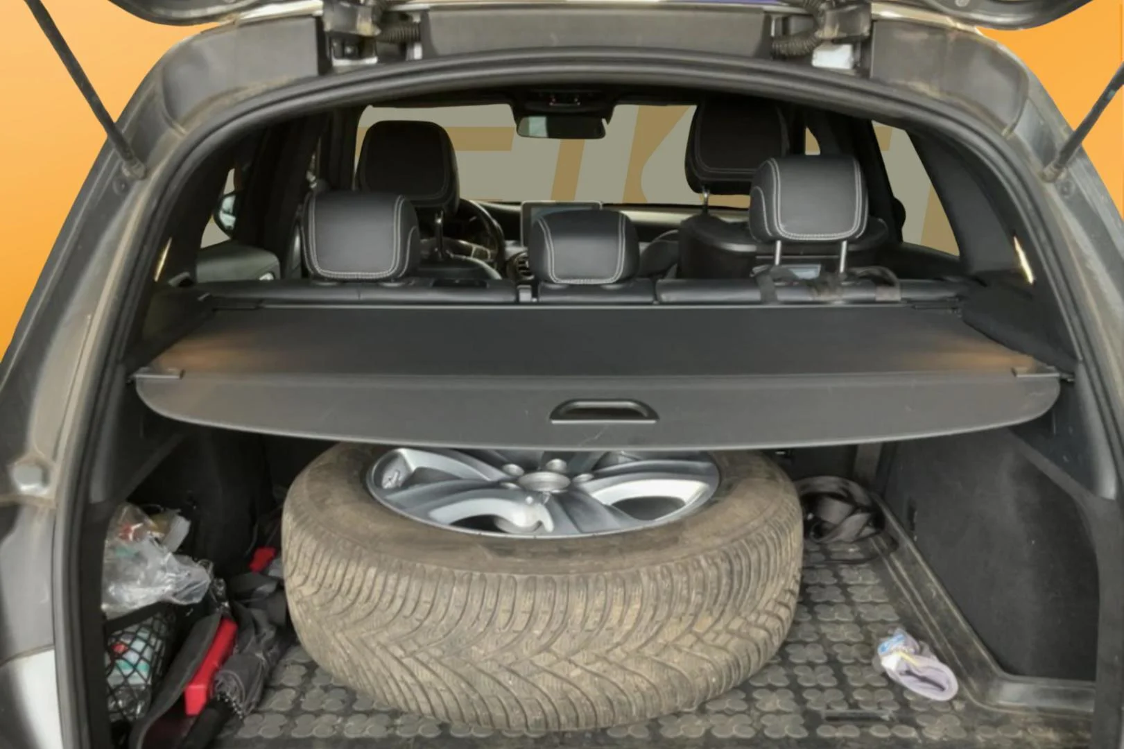 Car Image - 6Vr7lryvHYcRO6Y6X4aXqa