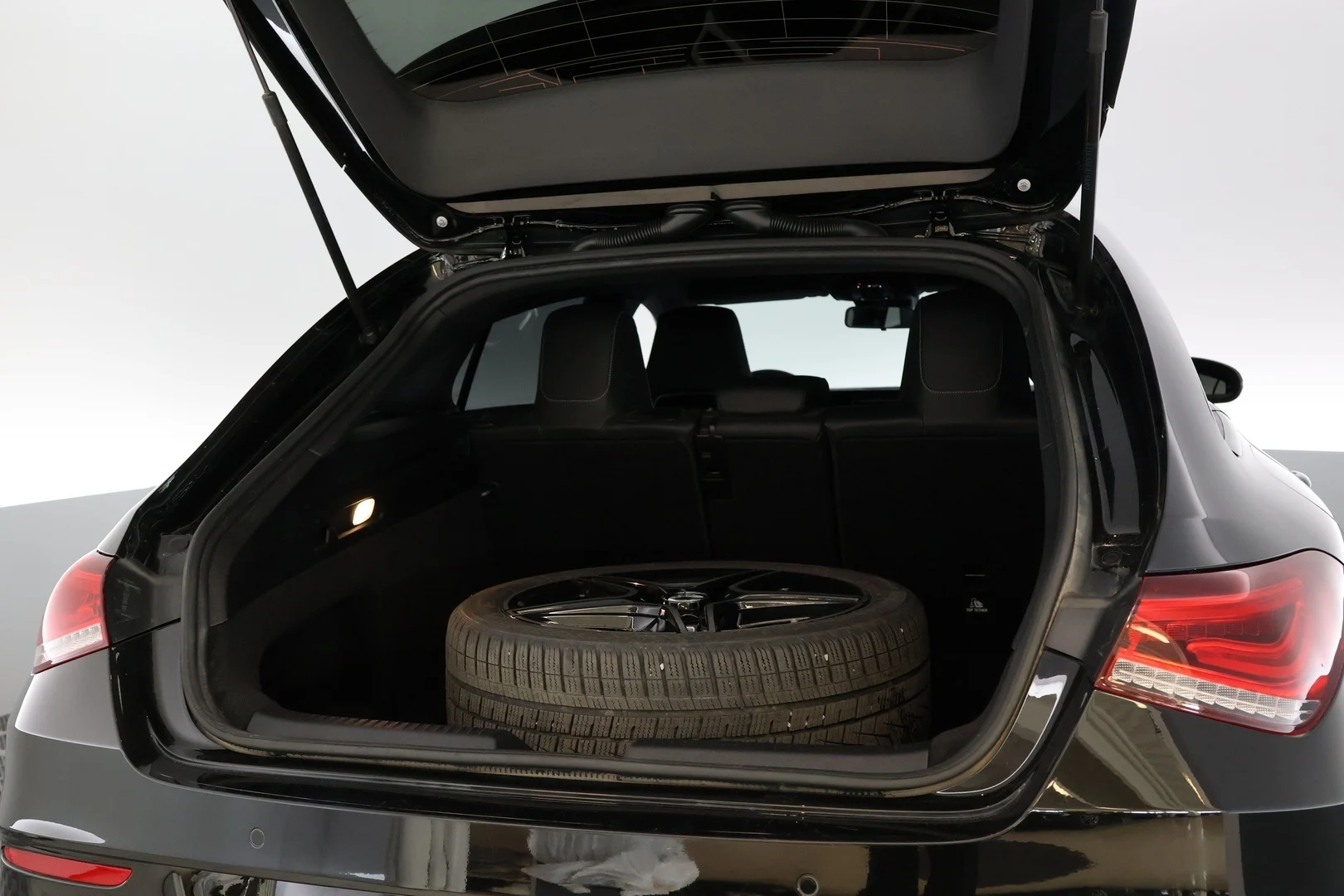 Car Image - 7vDdaeBgGQNoU0sIeI7sam