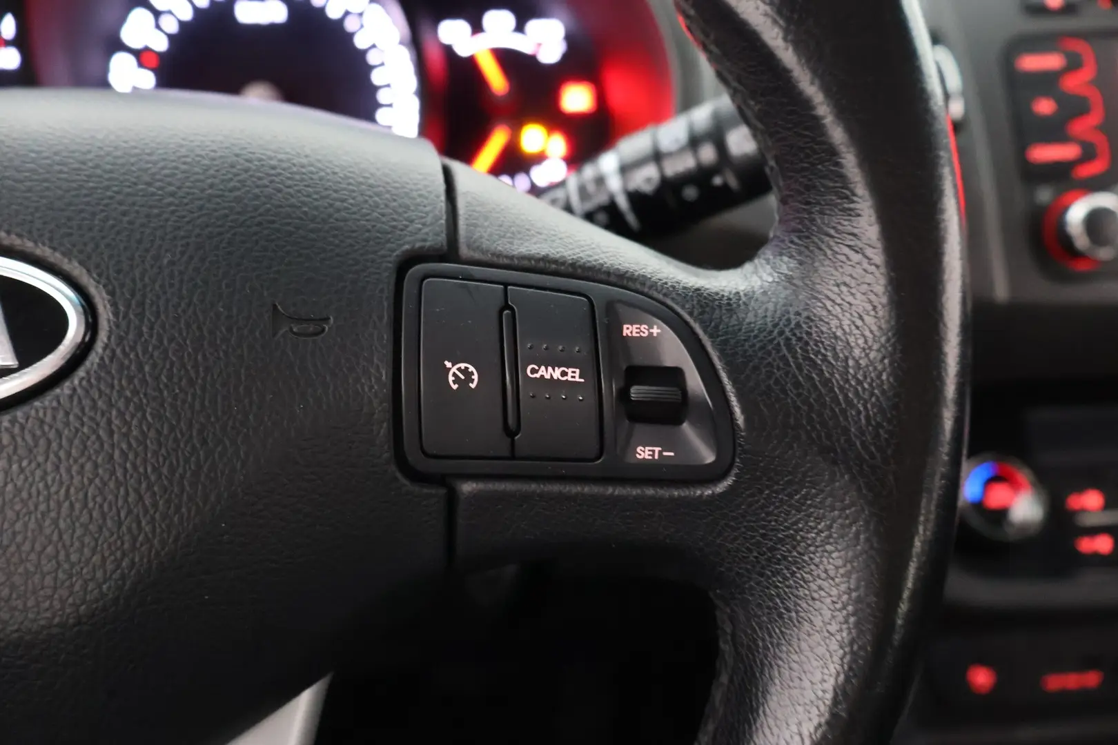 Car Image - 6raopTjJXkANRvoUD7Dd2R