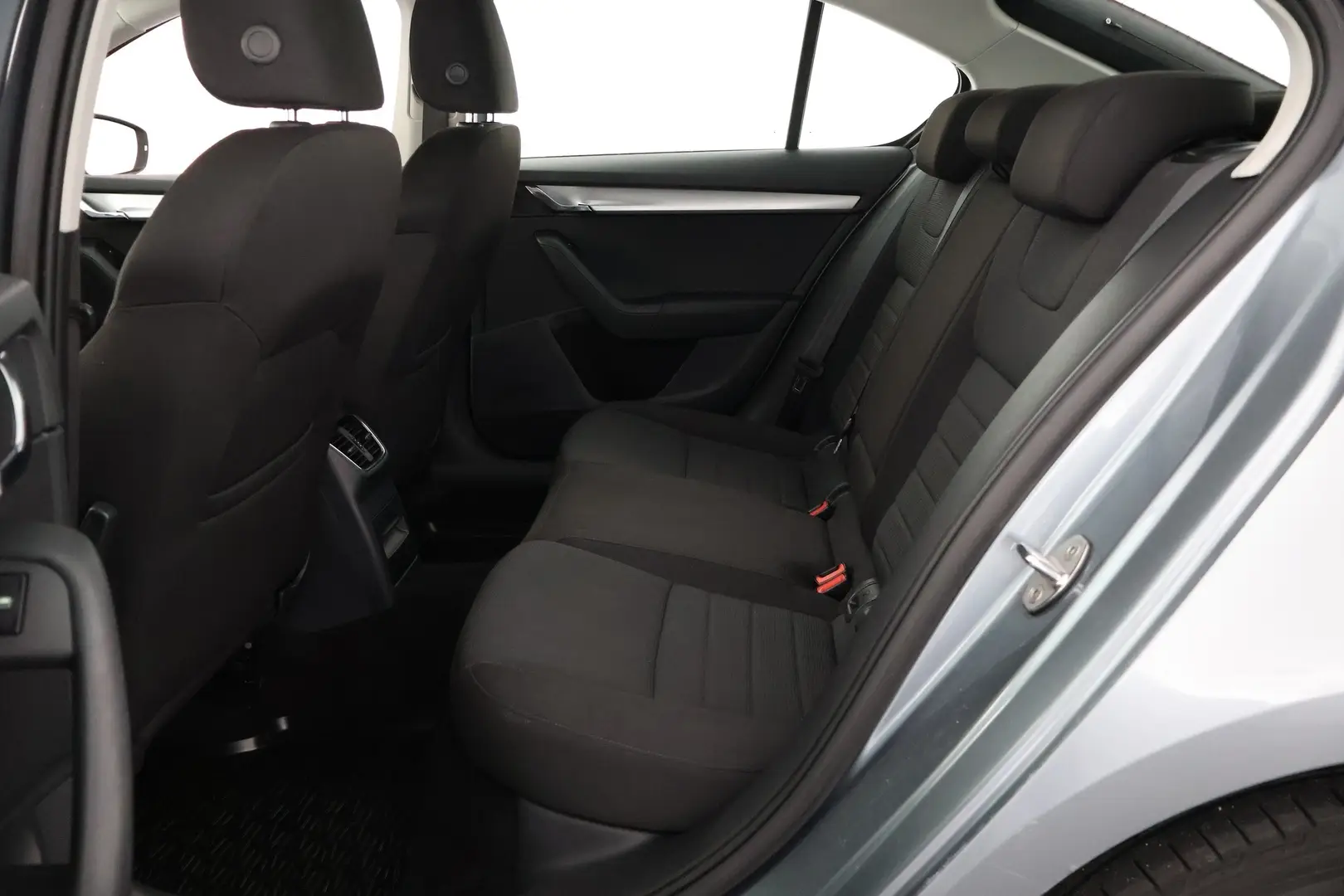 Car Image - 2KReNB5nDt2A1FEq3k46p3
