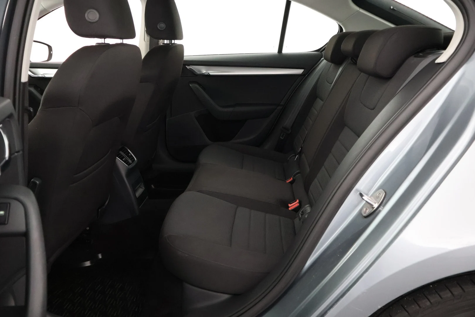 Car Image - 2KReNB5nDt2A1FEq3k46p3