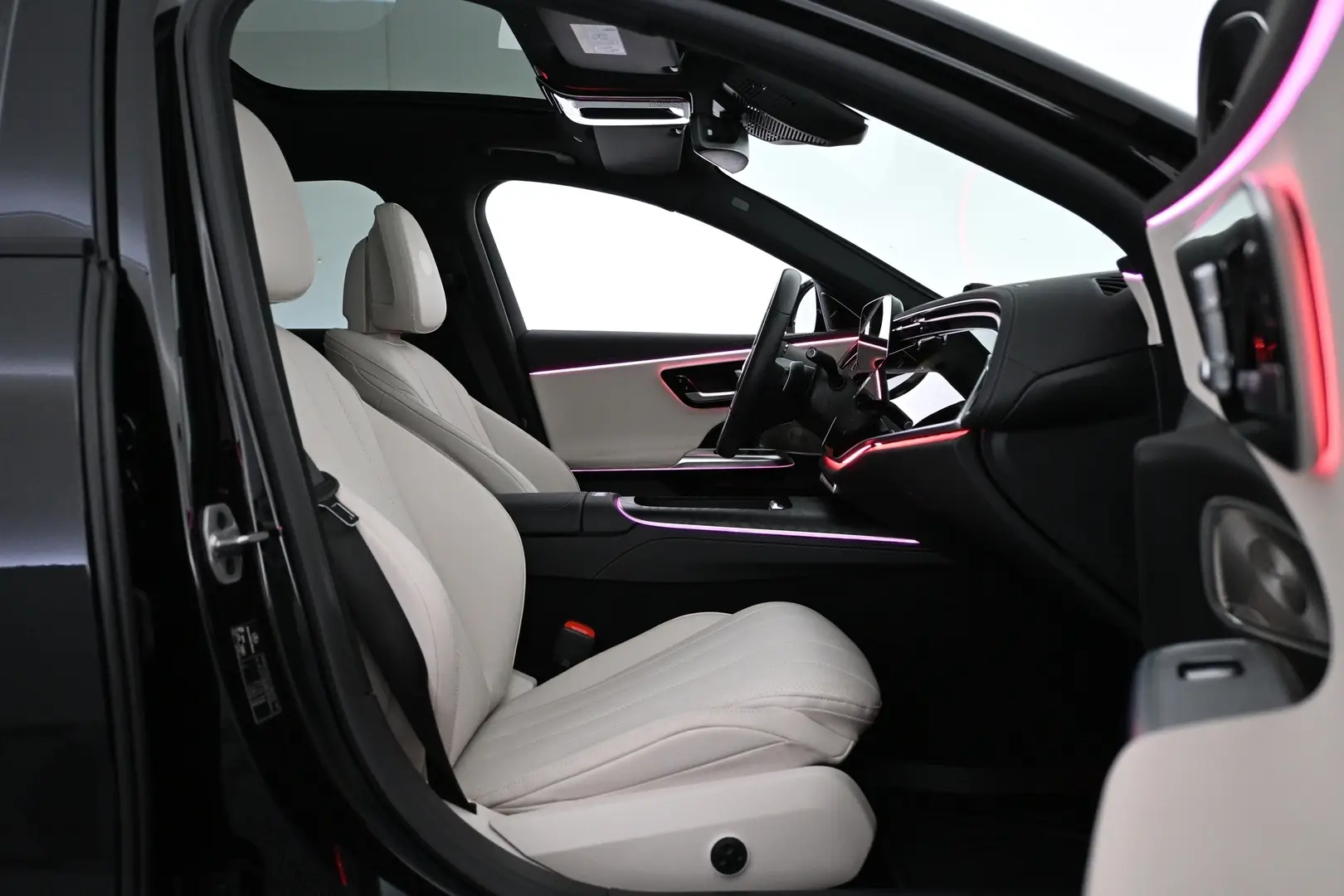 Car Image - 2ImFPf8tgl2CANfiQ9mrq3
