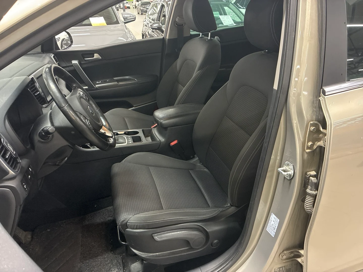 Car Image - 4GPivfSuAPFYvJCpoQ7iqE