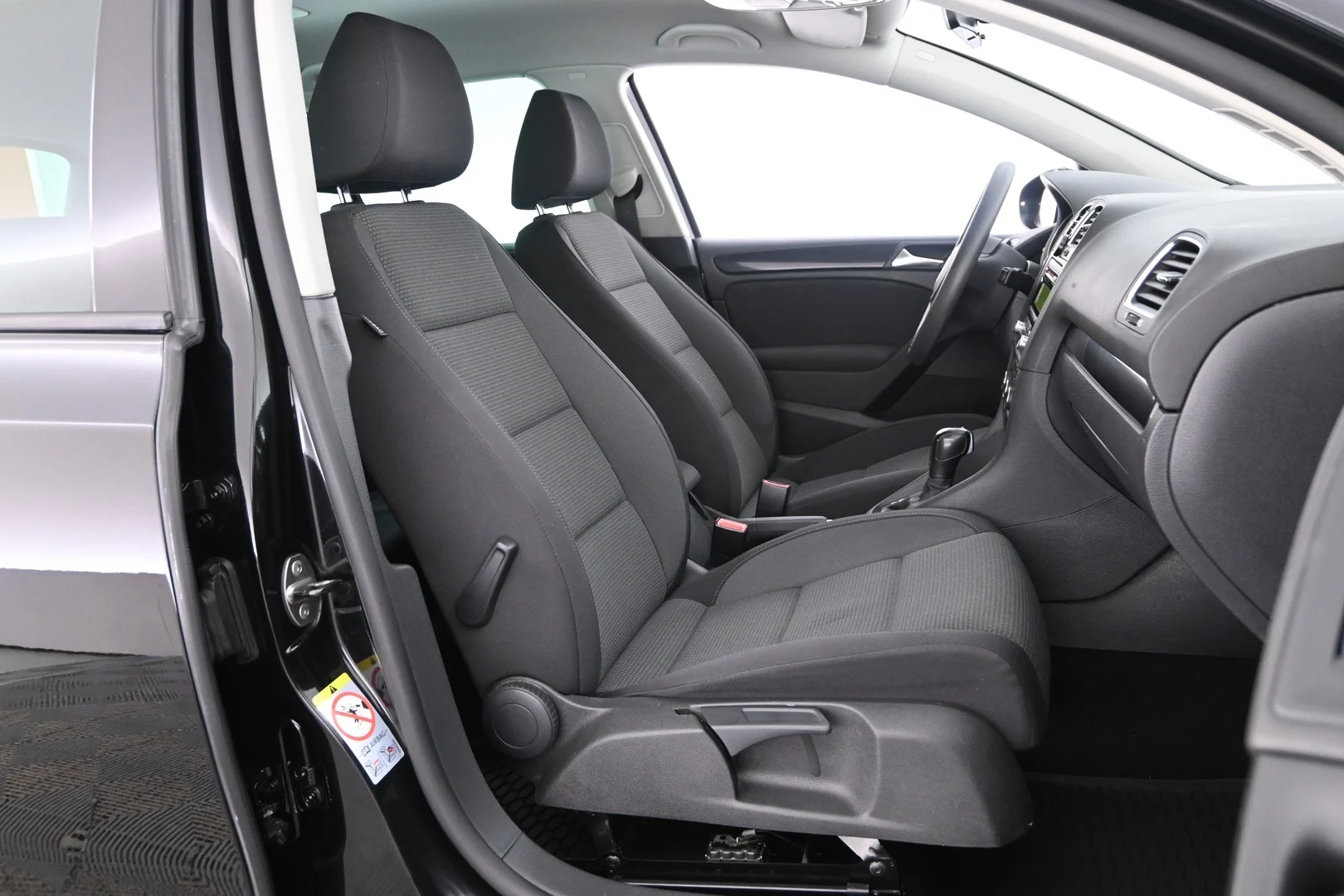 Car Image - mURkkdeqWaHP2vBiMcnSJ