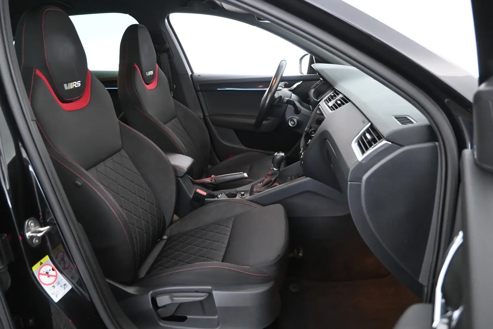 Car Image - 3MGzJsvGlkVOrc7hf8gCWB