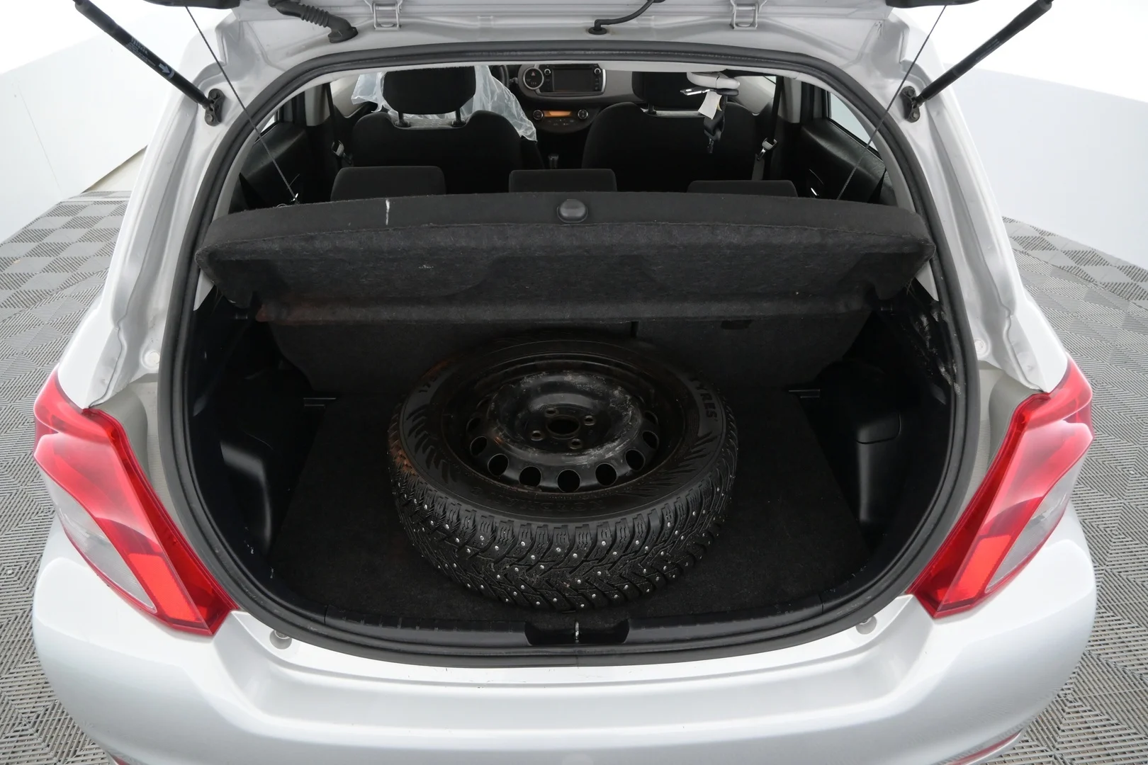Car Image - 5Ooin6qHt70PeO6iKZSeEg
