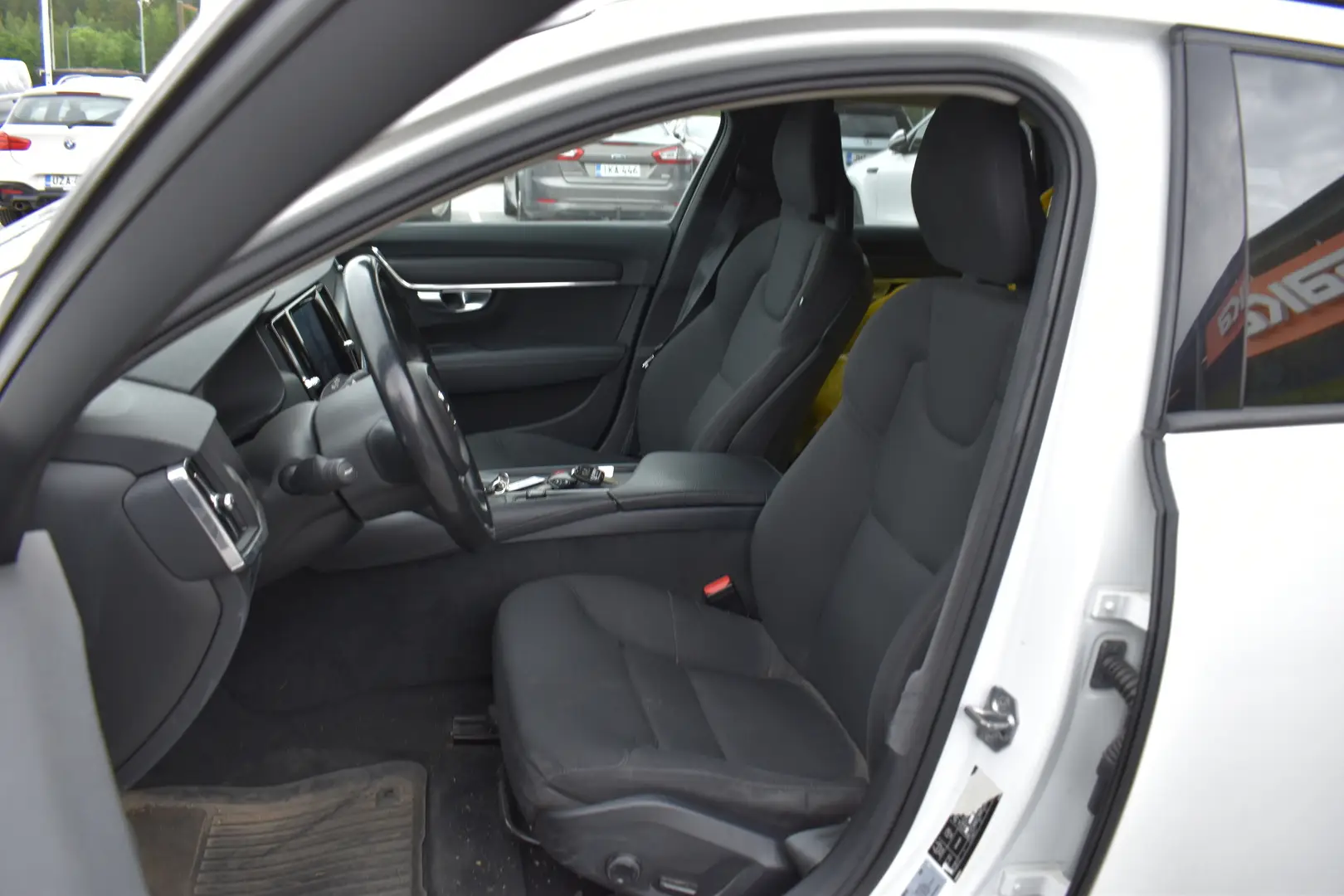 Car Image - 2QgY8eVOiAL9ELqqtLT2Q