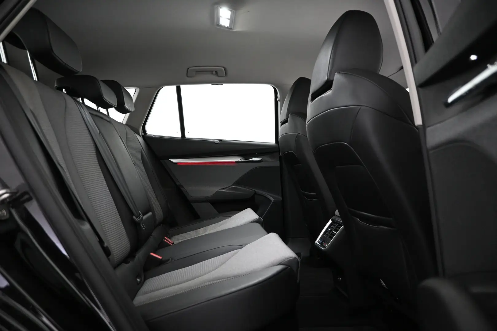 Car Image - 3vfTOYH1LmNaVvq99hgTe2
