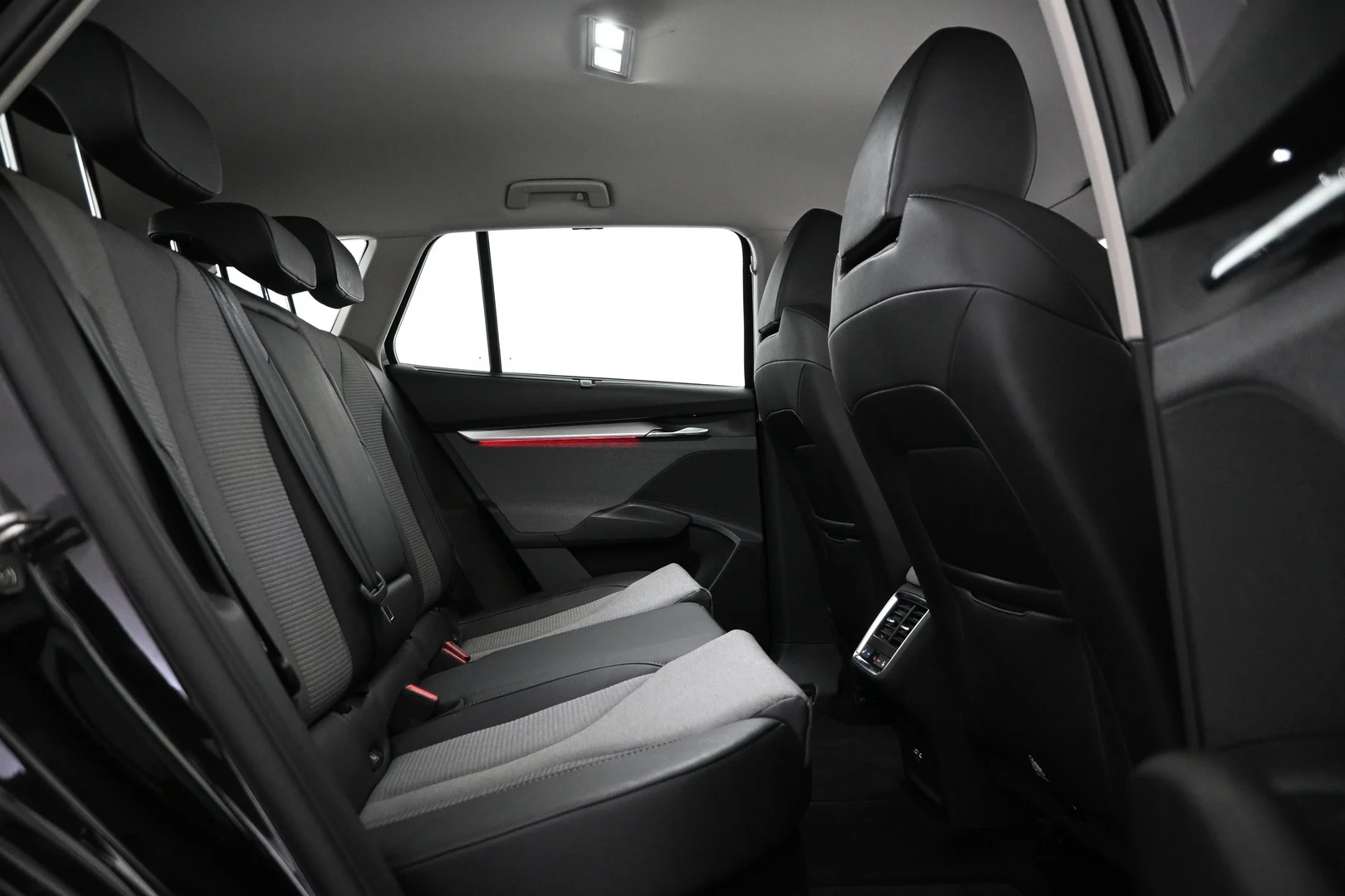 Car Image - 3vfTOYH1LmNaVvq99hgTe2