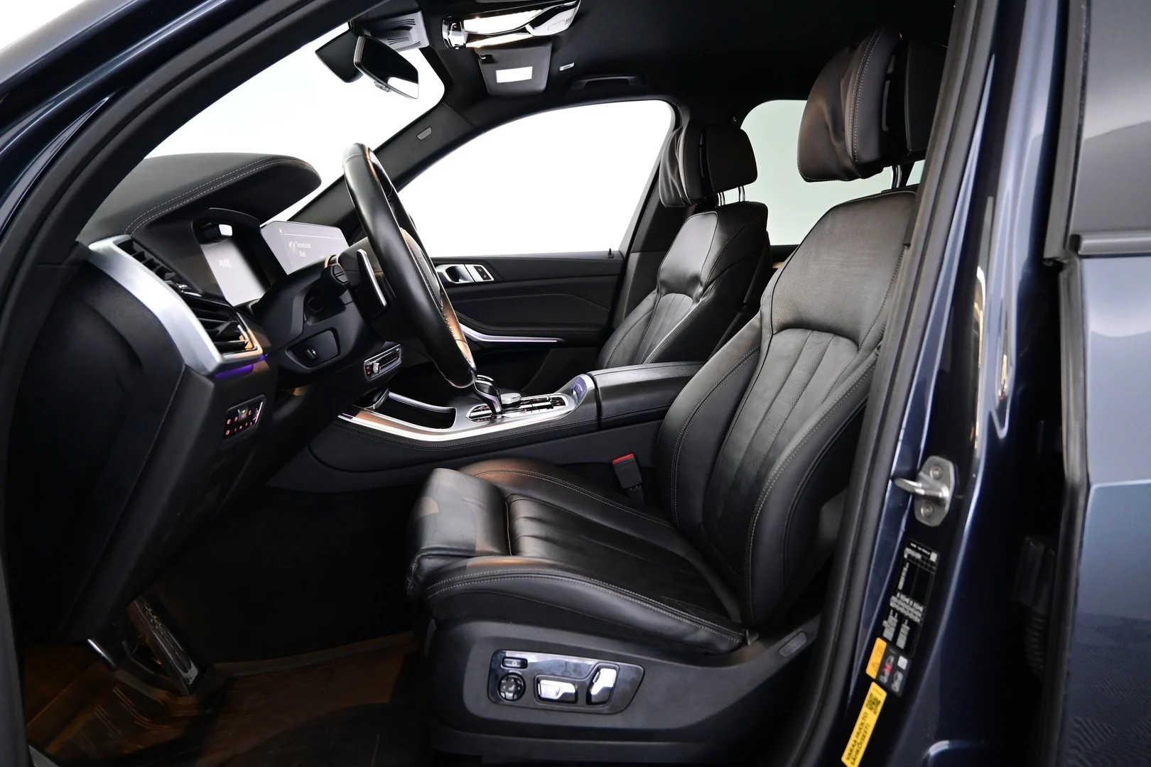Car Image - 5RgQZTeKrLJiIDZdazO4Uz