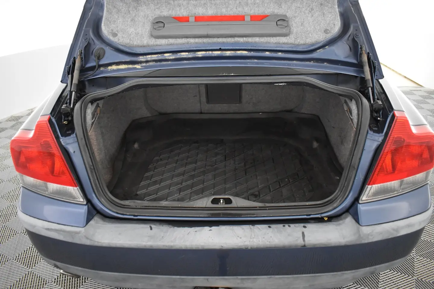 Car Image - 7ESmUPJPaPt8T2rz5rfqYp