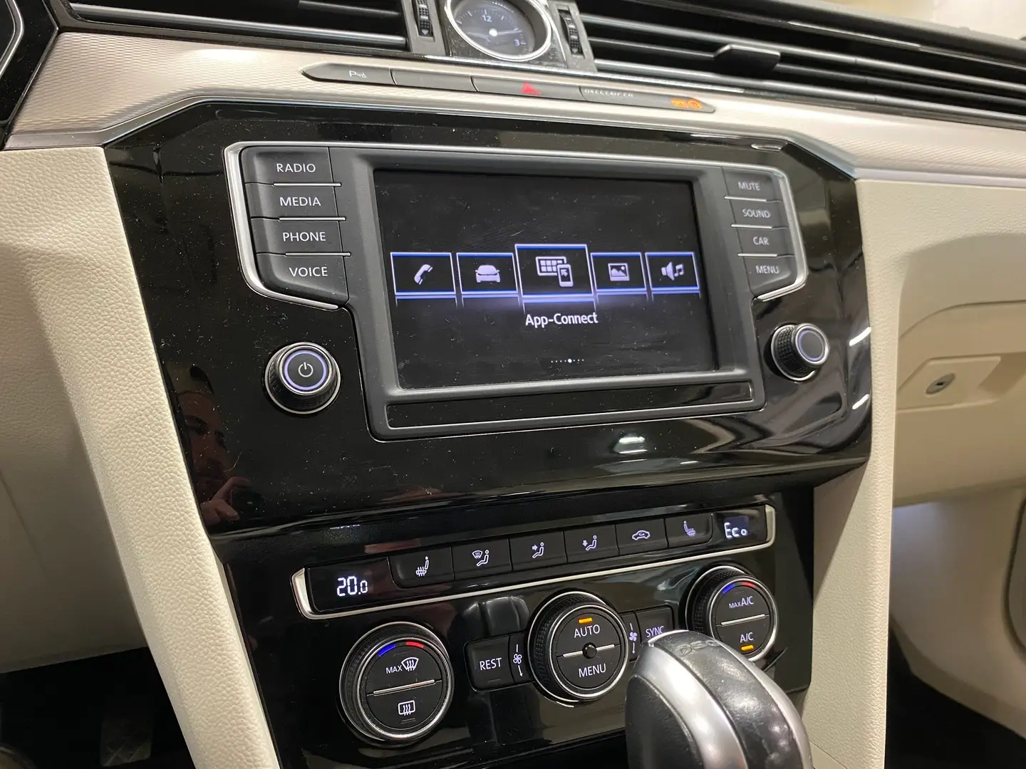 Car Image - 5zLlZvV3e8LIAYiNmwUf2T