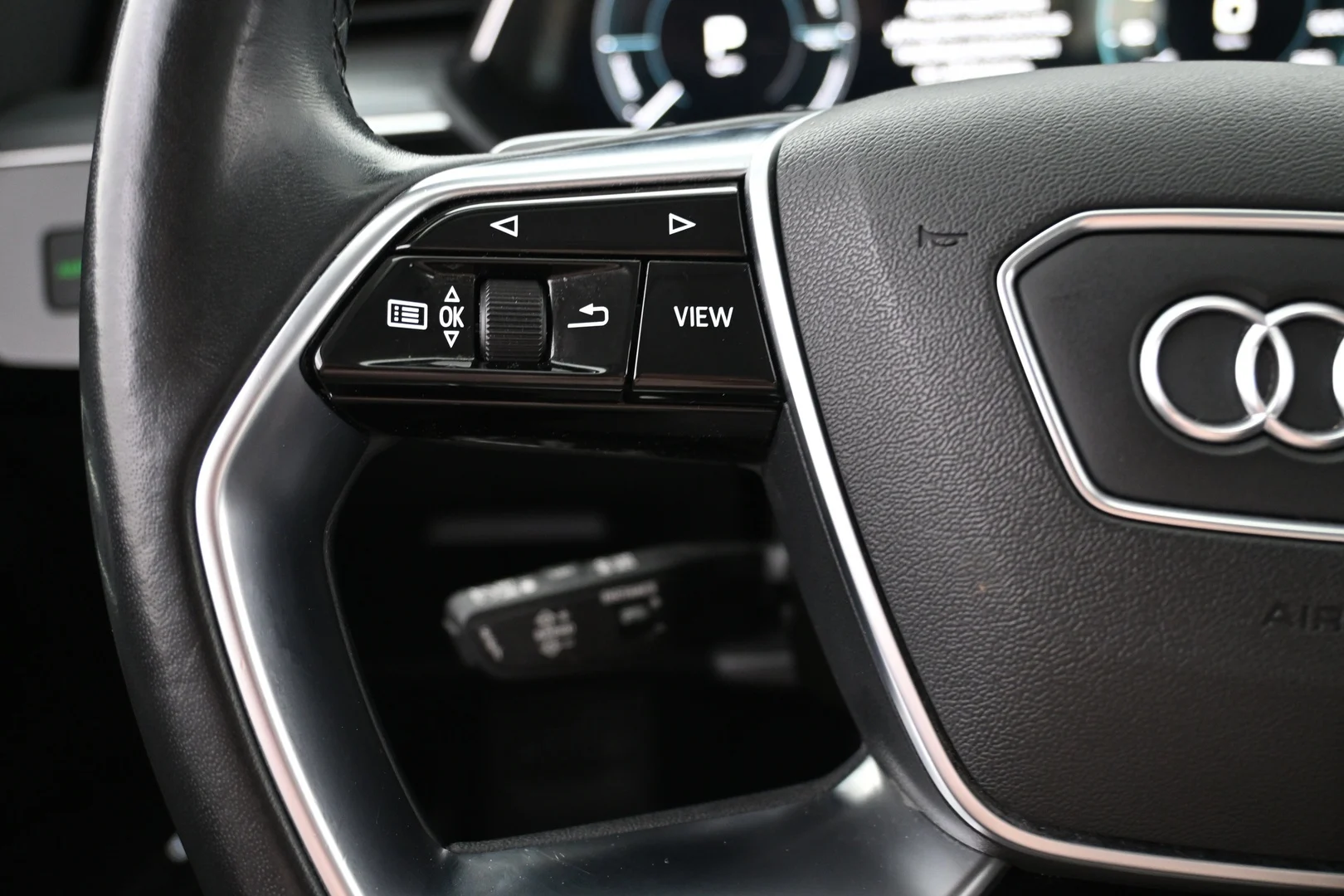 Car Image - 6Y49SiNa64hyRxZlMJsM6W