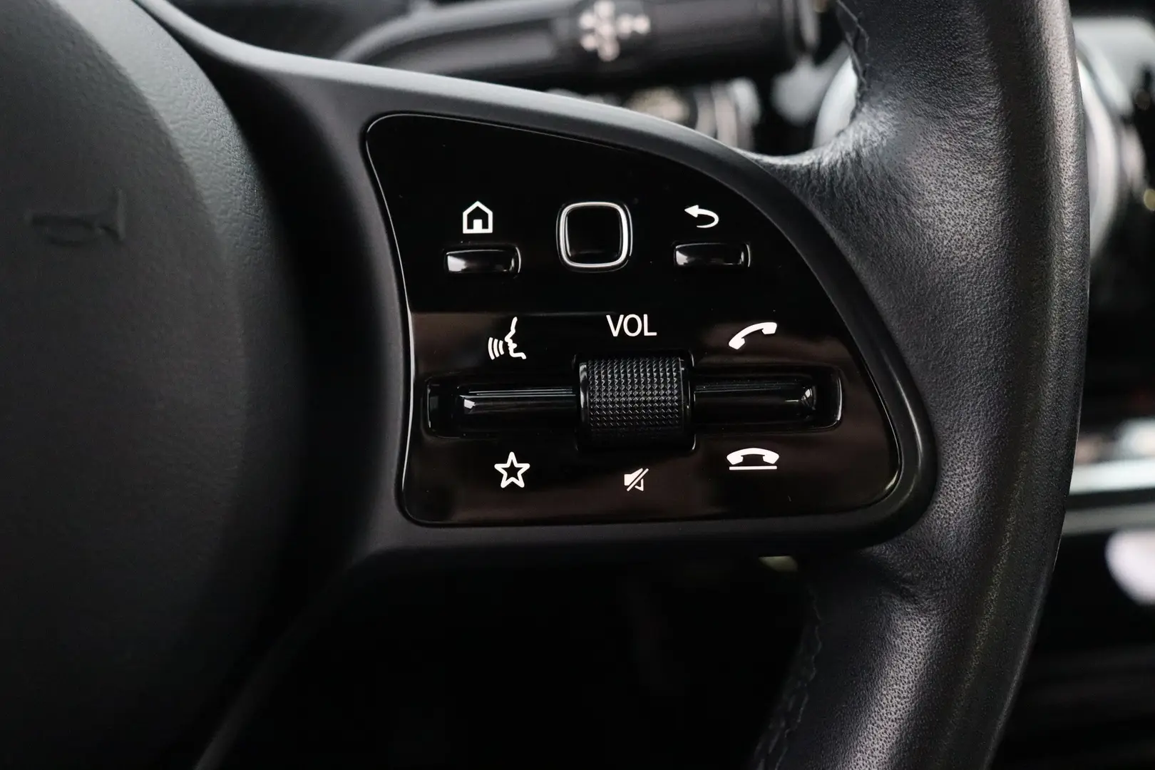 Car Image - 25bDwhlmVnhVu0WKUe7xkP