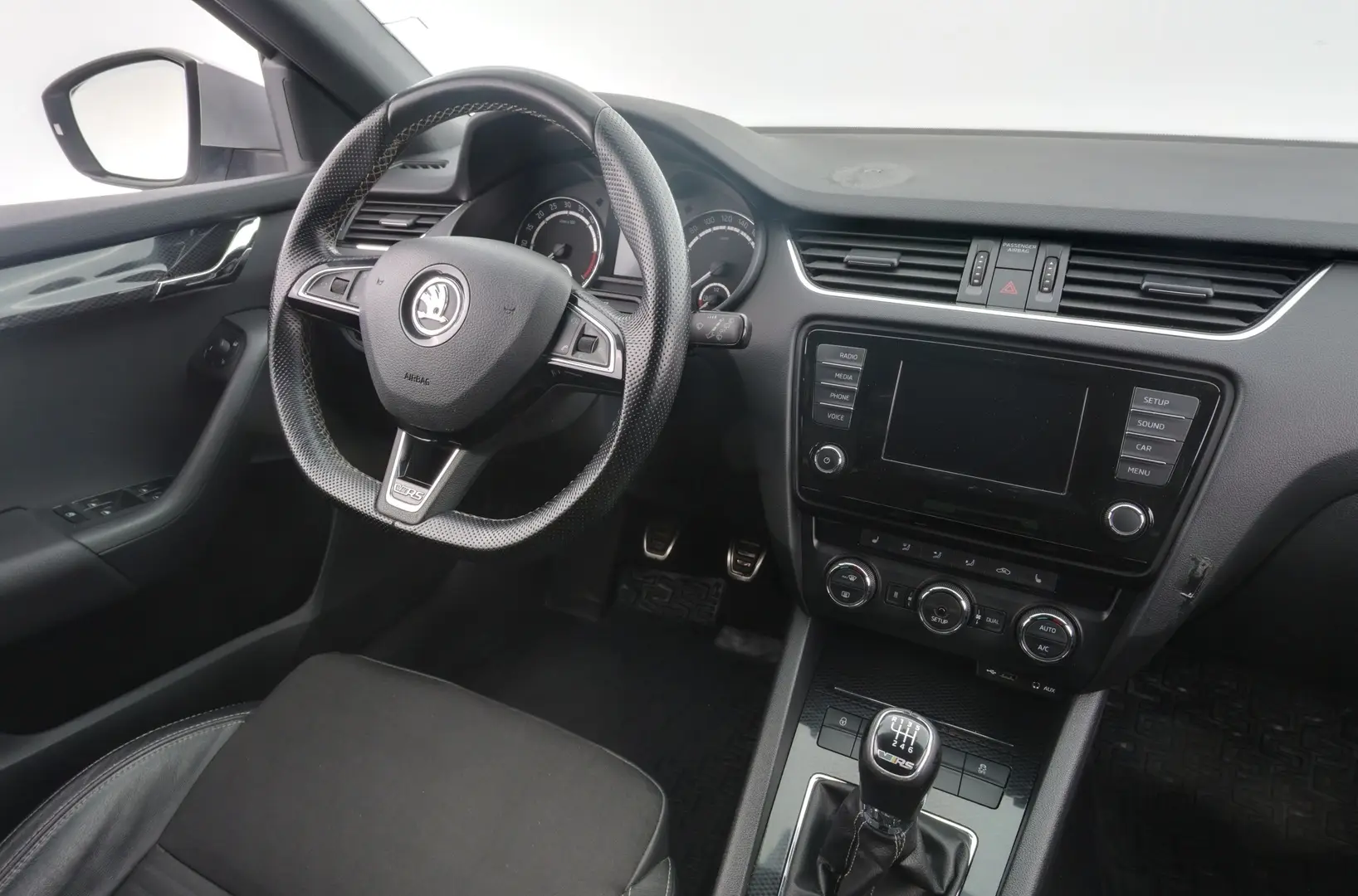 Car Image - 1iMGiOi64IOoItFpOdFaXy