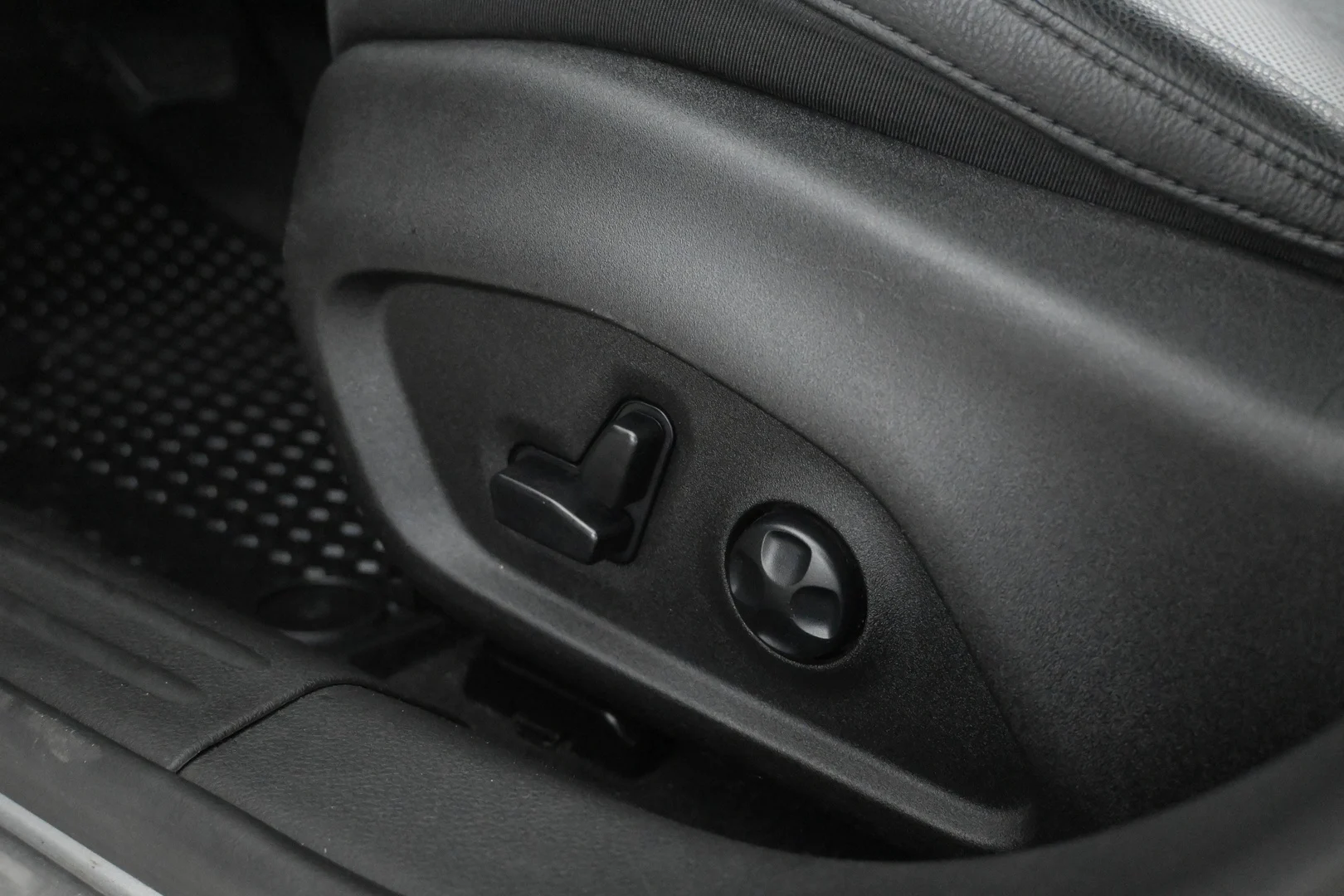 Car Image - 3GKVAPR3bWqApniqTwFeFU