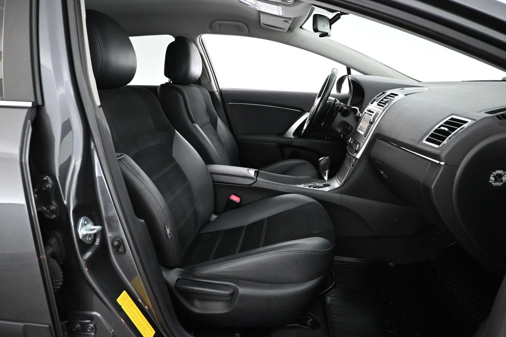 Car Image - 3hOeOiqsneosTo4ZL7RkJL