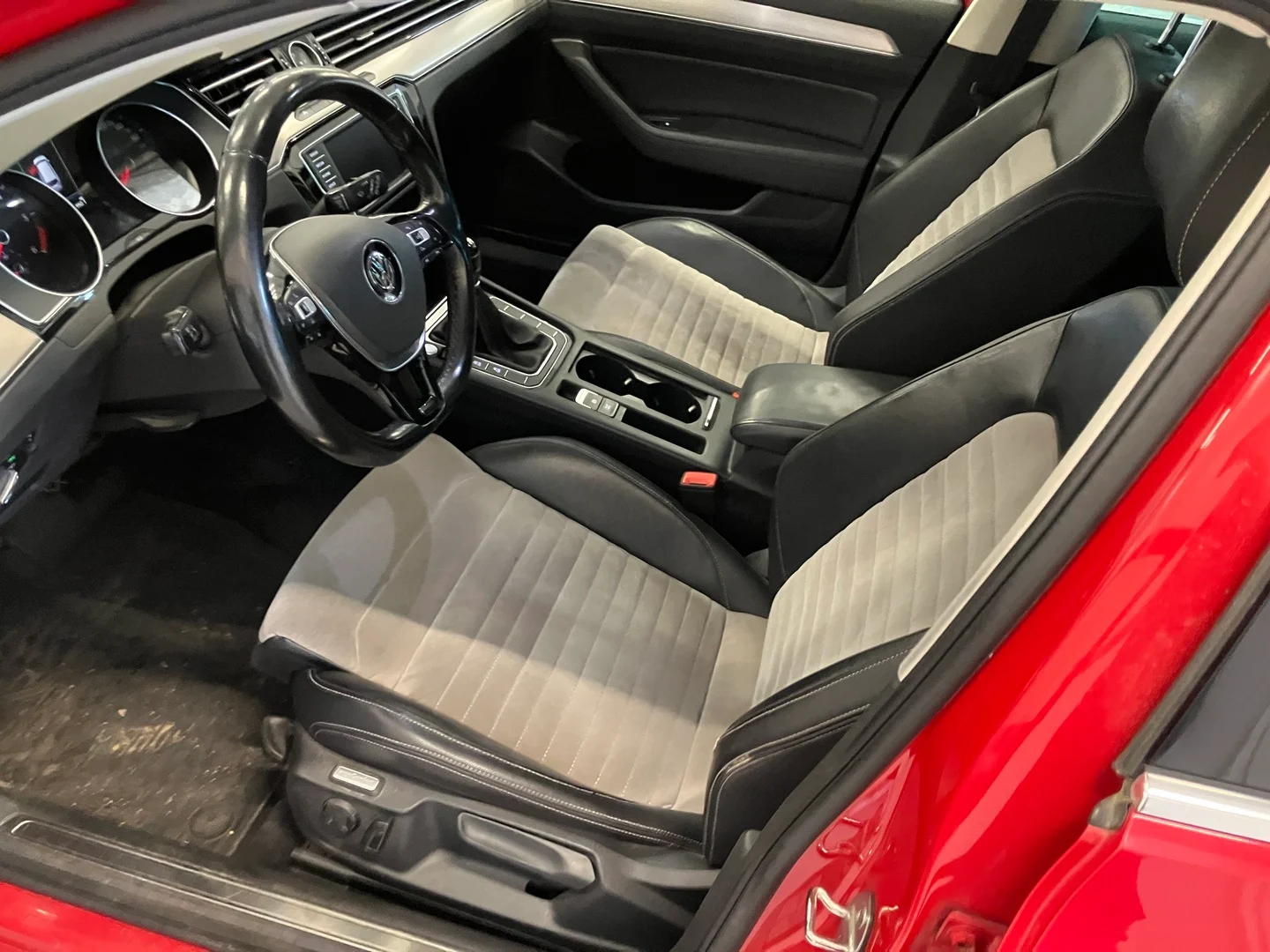 Car Image - 1hSM58fX1LMldt2dDJUXLN