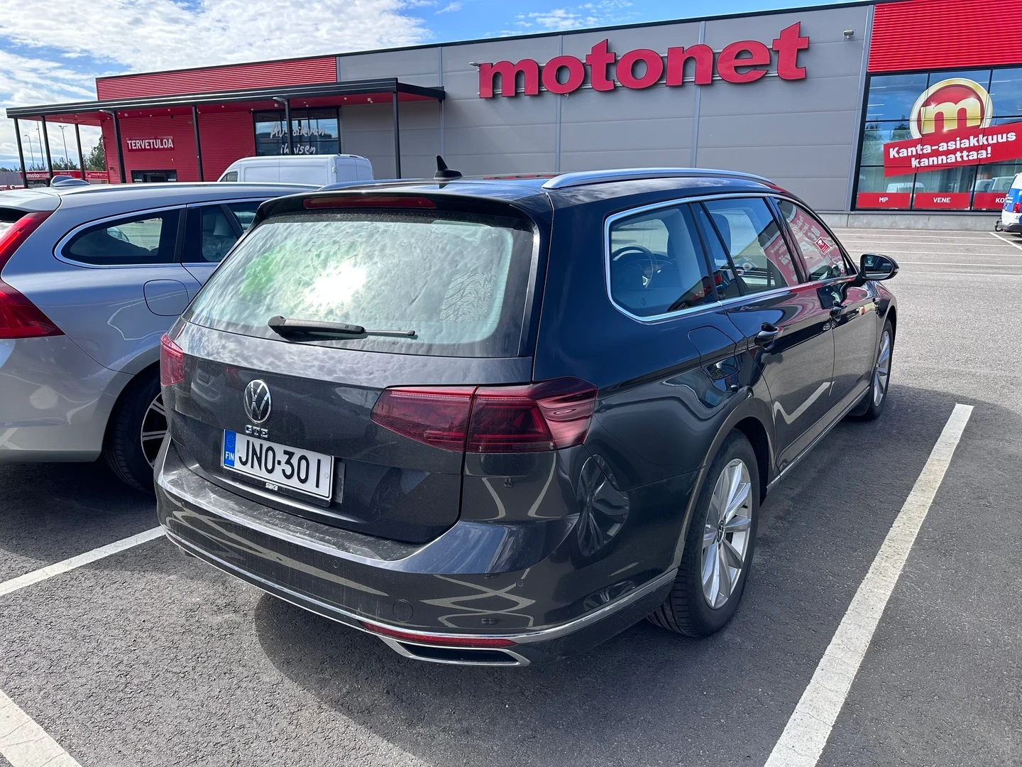 Car Image - 1L1R2rmZ1KcJTbbFkHA8qk