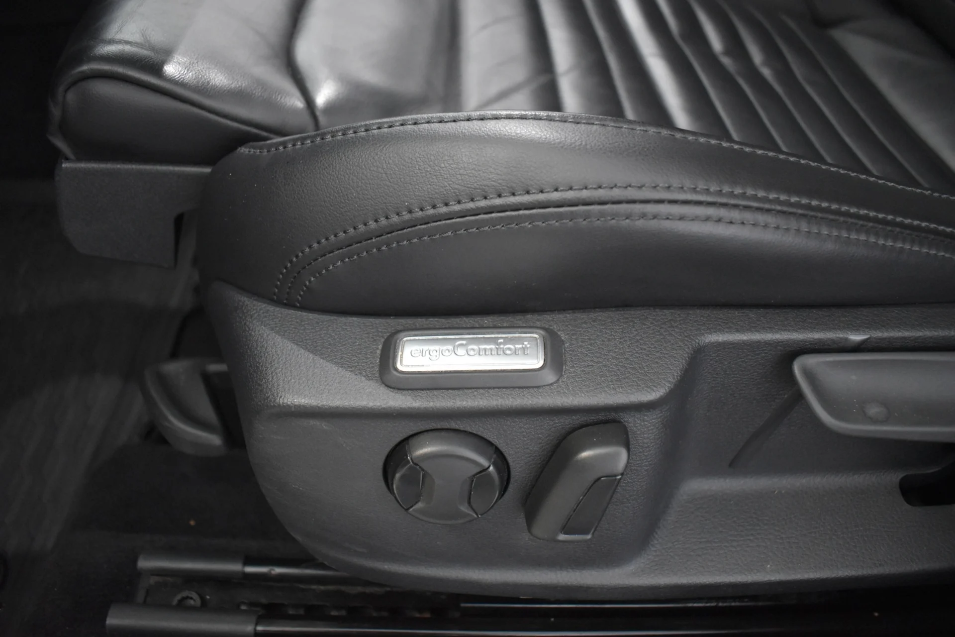 Car Image - 4JEkLSfUhCy55F9Jp6czgc