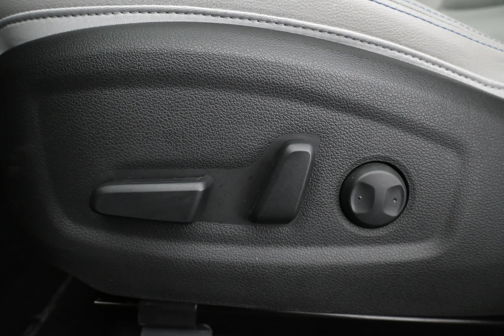 Car Image - 4eG9CVeGkEkZfXiSs9JIp6