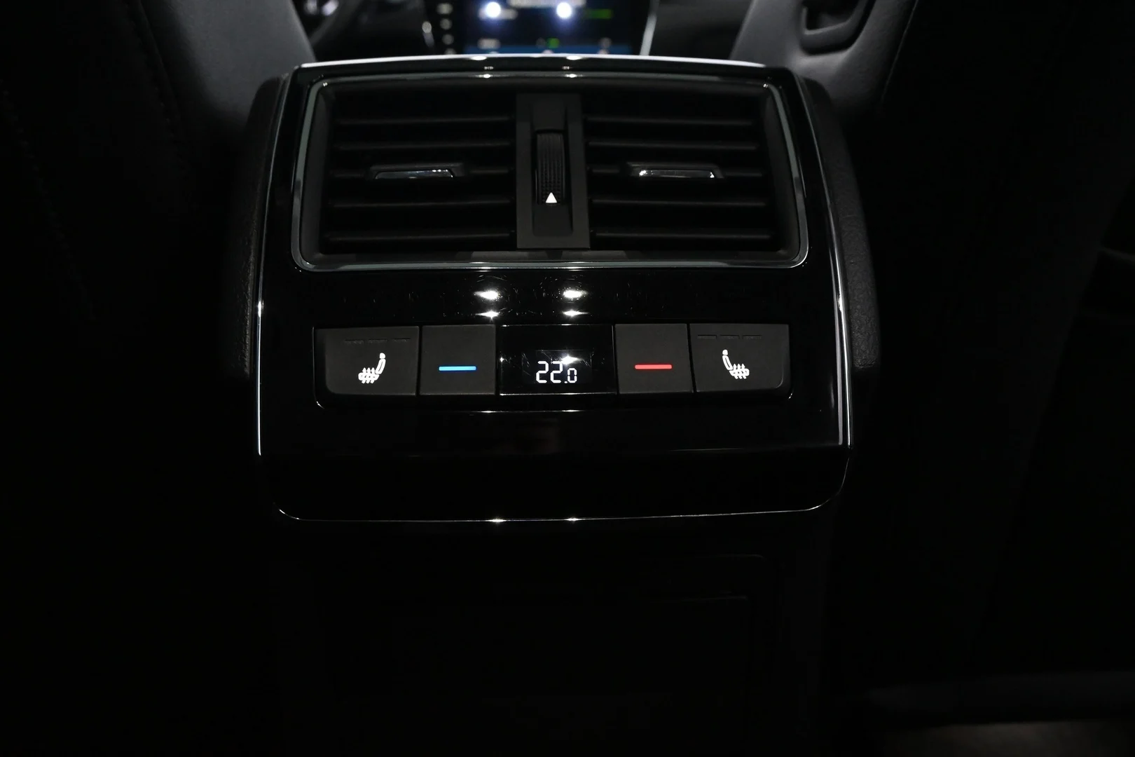 Car Image - 1TkAxnNsl4aGqA1M0v0WVa