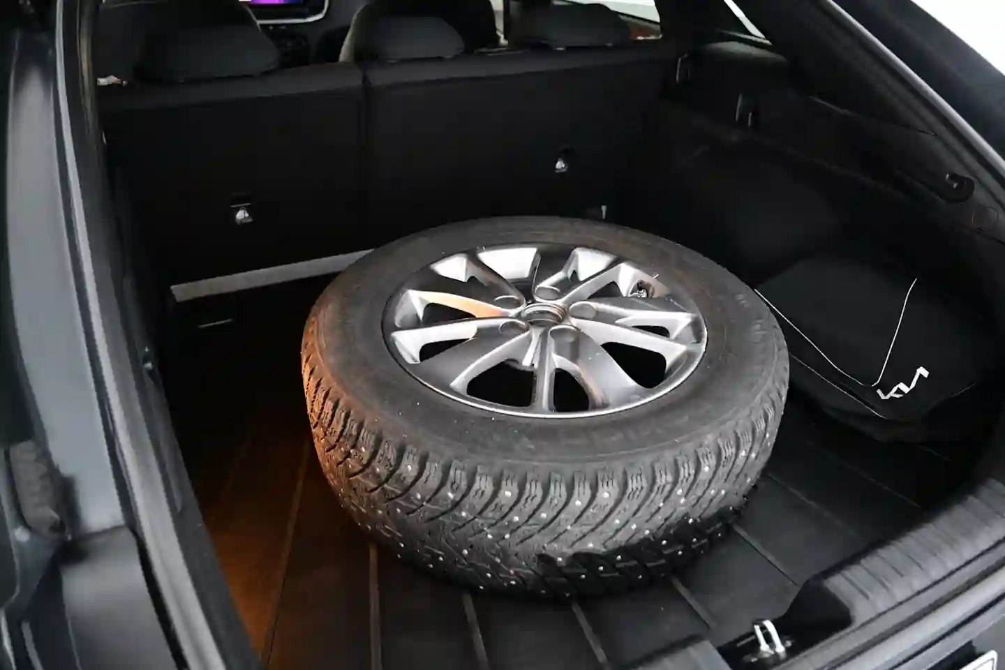 Car Image - 1afBniKKkVOUEPQ3G2tUGa