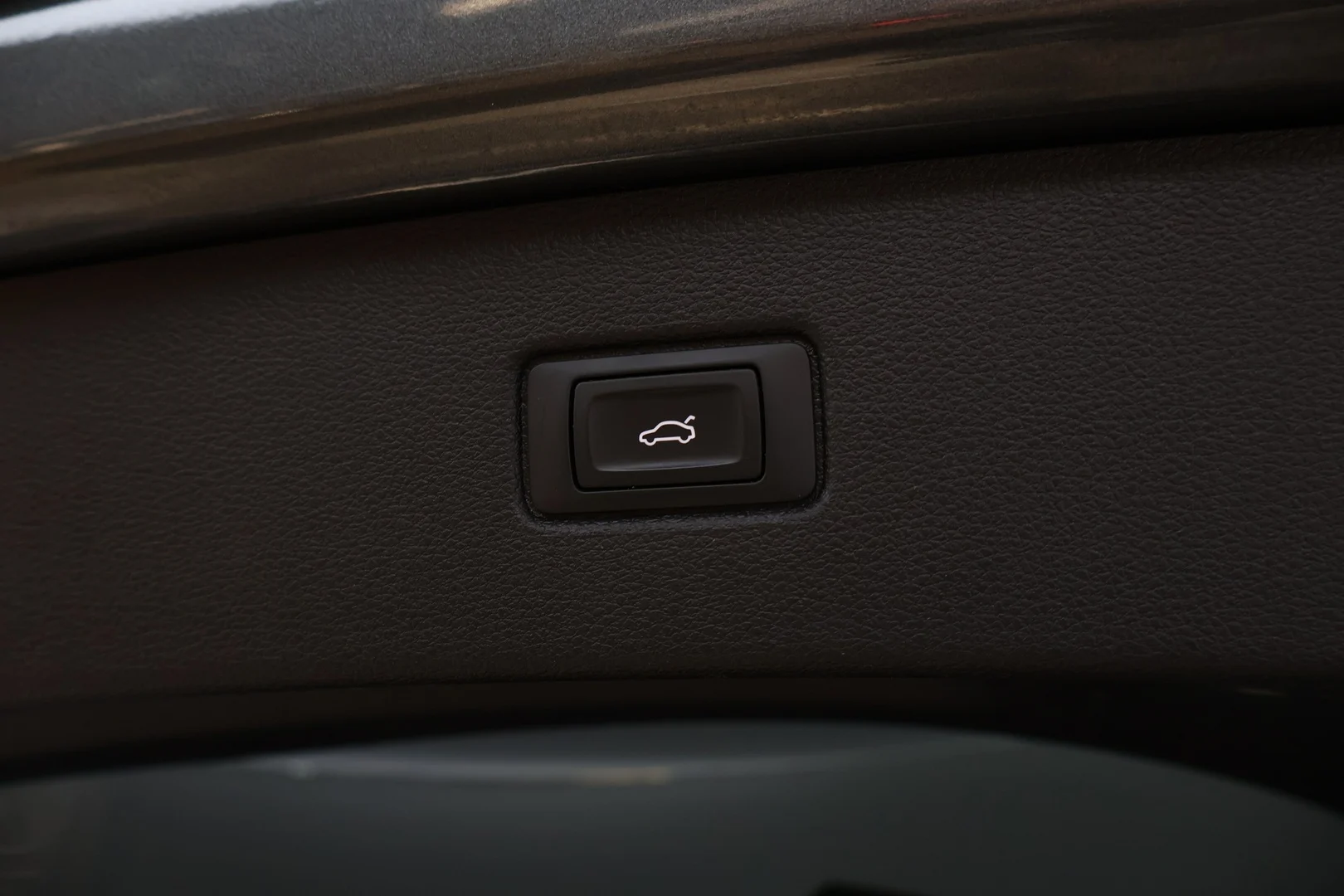 Car Image - 7od7PUCatggpWrAIWVrwoQ