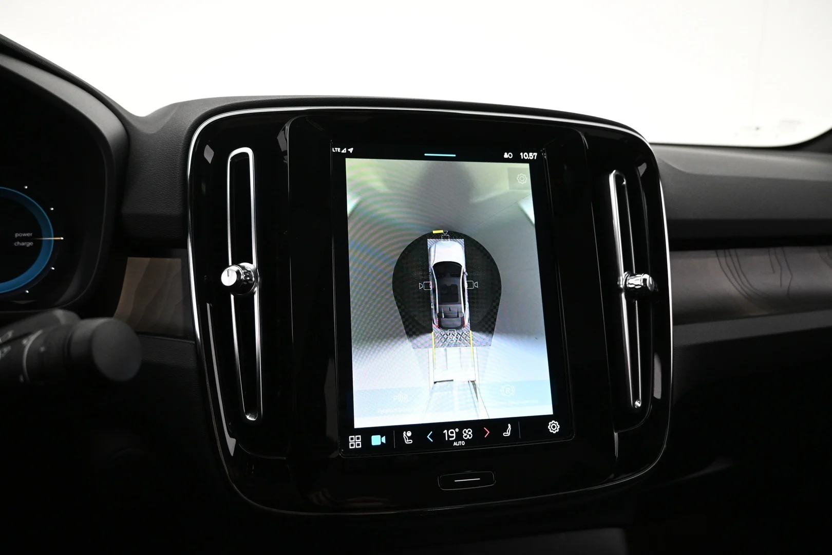 Car Image - 6UKbuzITK4E8LCB9dkqlAw