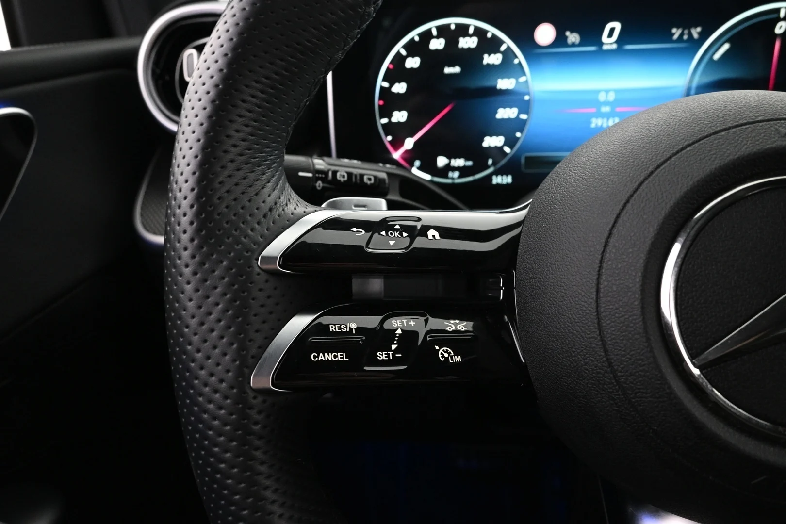 Car Image - 1oQ3l4ivVcJzTJ59PwiQGa