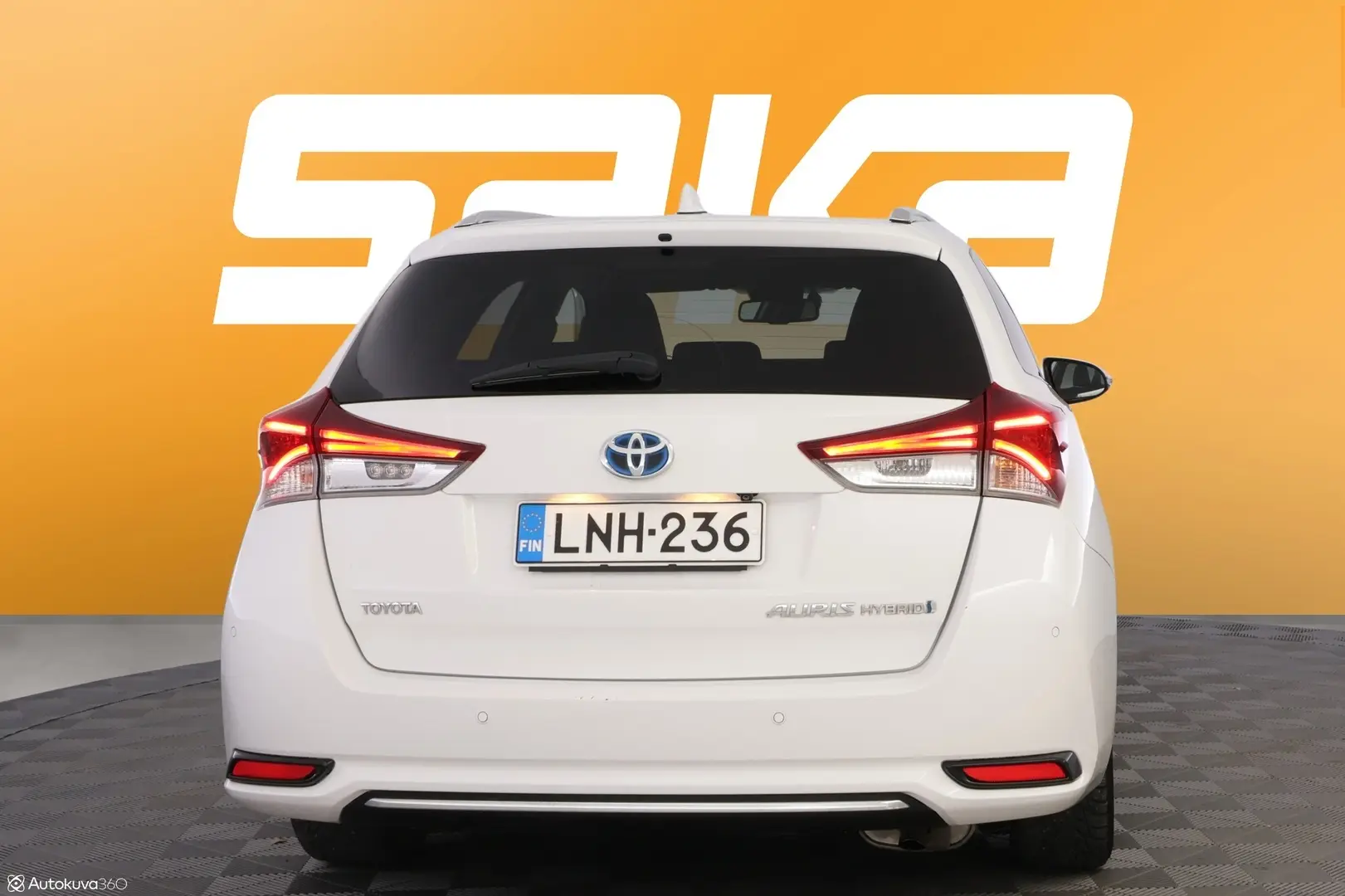 Car Image - 716sLpc6D9aXnenV5L3NyL