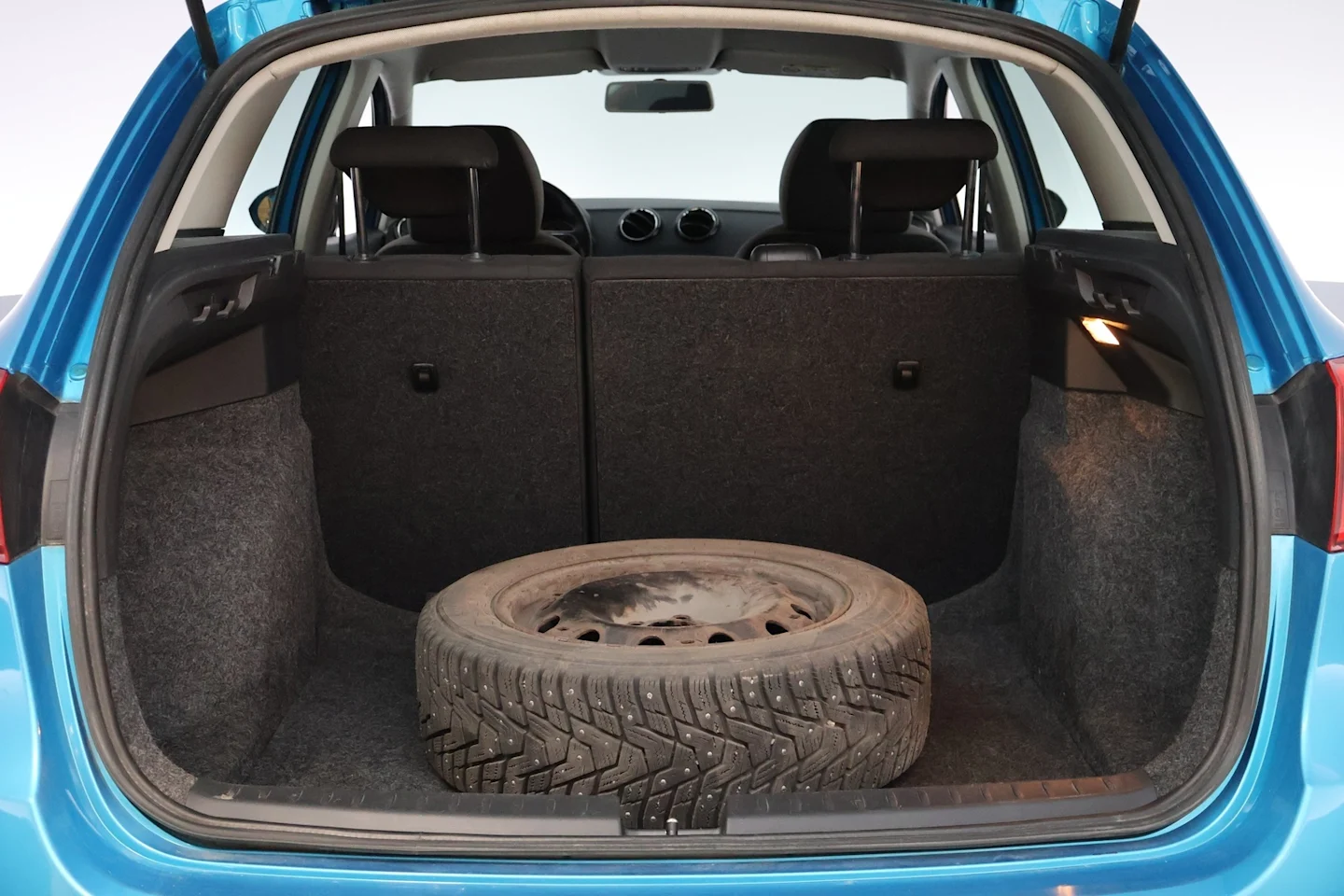 Car Image - 1ktIelNyVWMCu3HUivpKuX