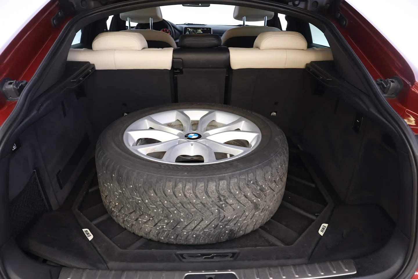 Car Image - 6UZspv60ugRmlx3Phaac8Y