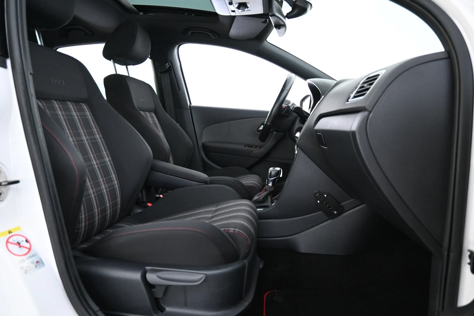 Car Image - 5nGQ3digkYcNo2KCEdI6tr